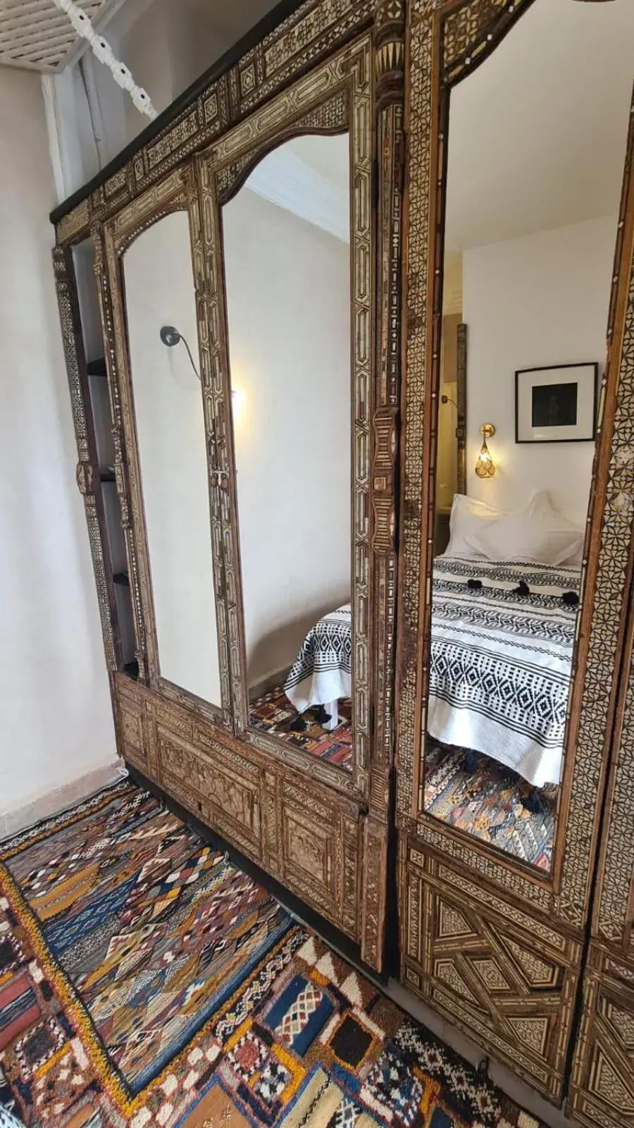 Deluxe Double Room with Shower in Riad la Cigale Deluxe Double Room with Shower in Riad la Cigale