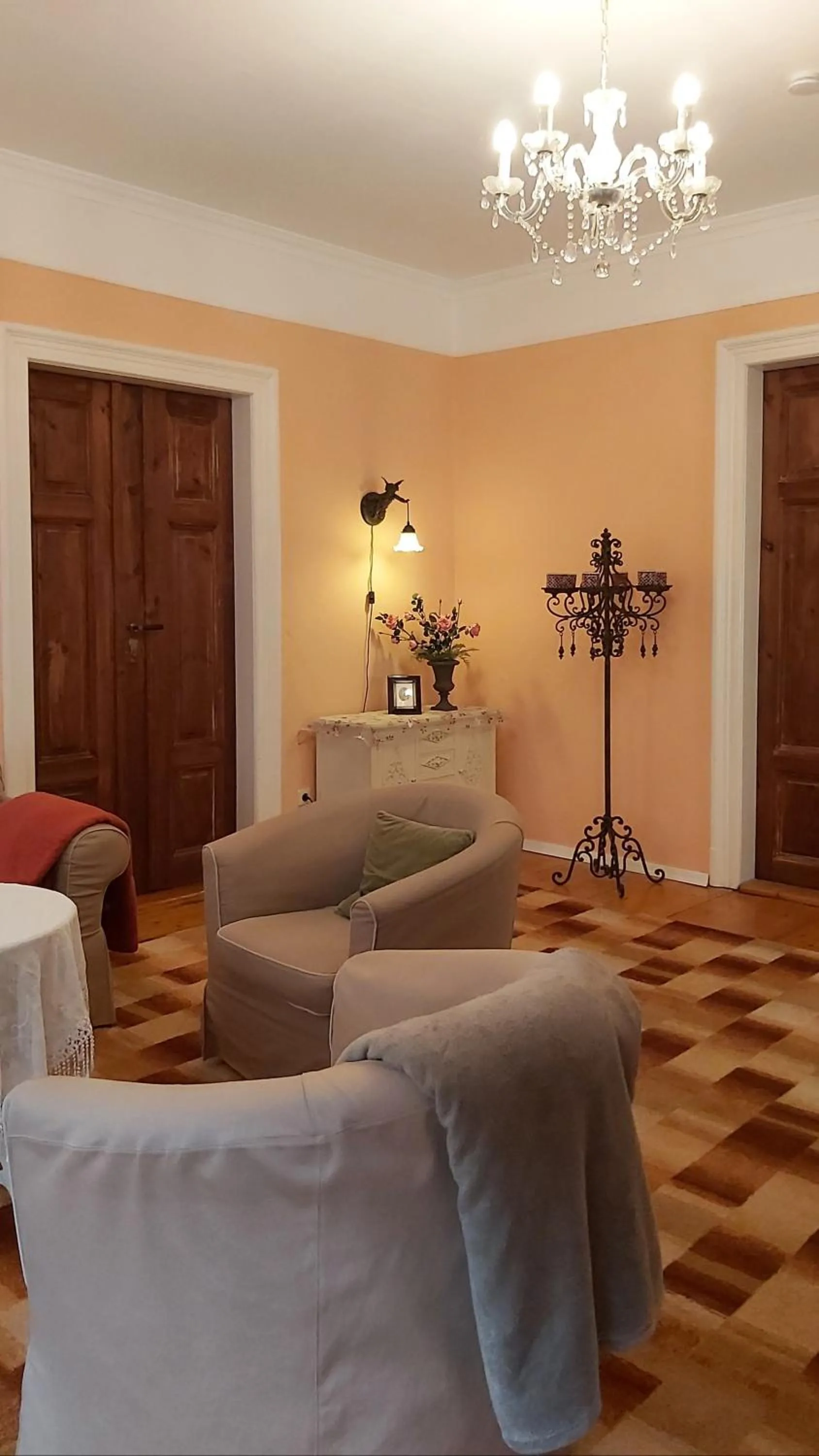 Living room in City-Ferienwohnungen-Dresden - zentral gelegen im Haus Louisenstrasse 11 - Dresden-Neustadt