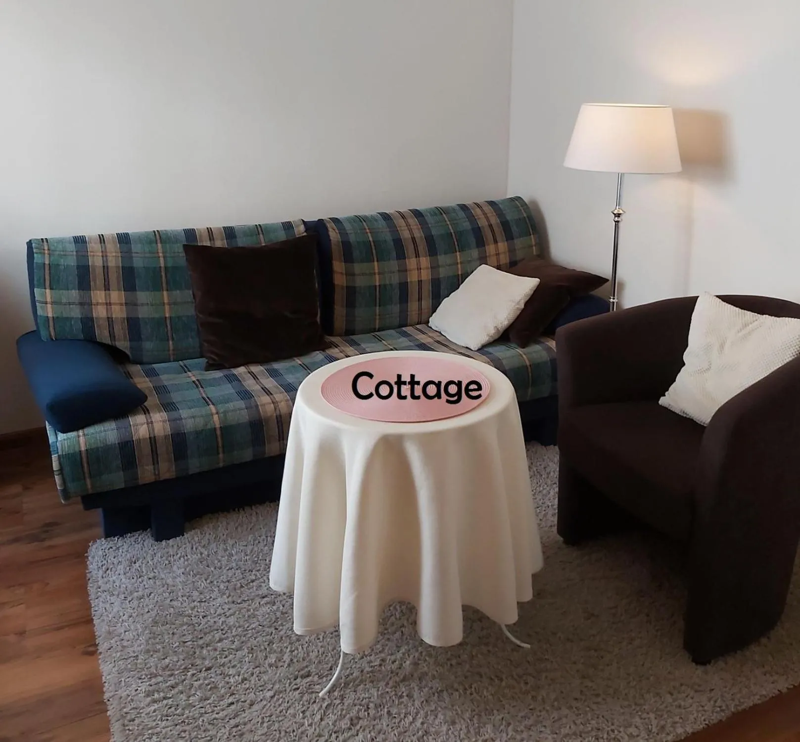 Living room in City-Ferienwohnungen-Dresden - zentral gelegen im Haus Louisenstrasse 11 - Dresden-Neustadt