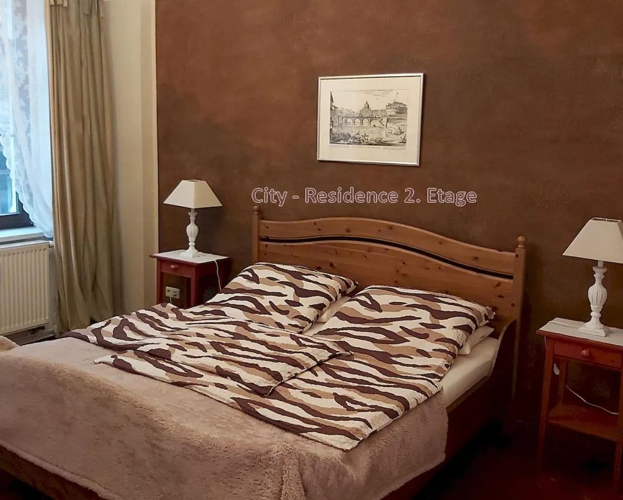 Bedroom, Bed in City-Ferienwohnungen-Dresden - zentral gelegen im Haus Louisenstrasse 11 - Dresden-Neustadt