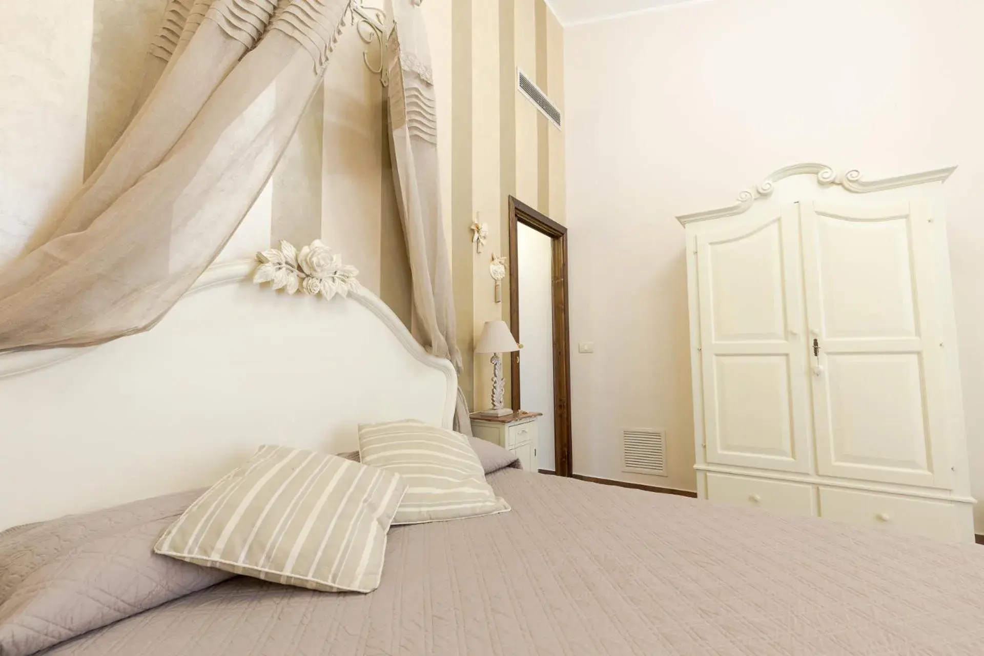 Photo of the whole room, Bed in Hotel Villa Calandrino Photo of the whole room, Bed in Hotel Villa Calandrino