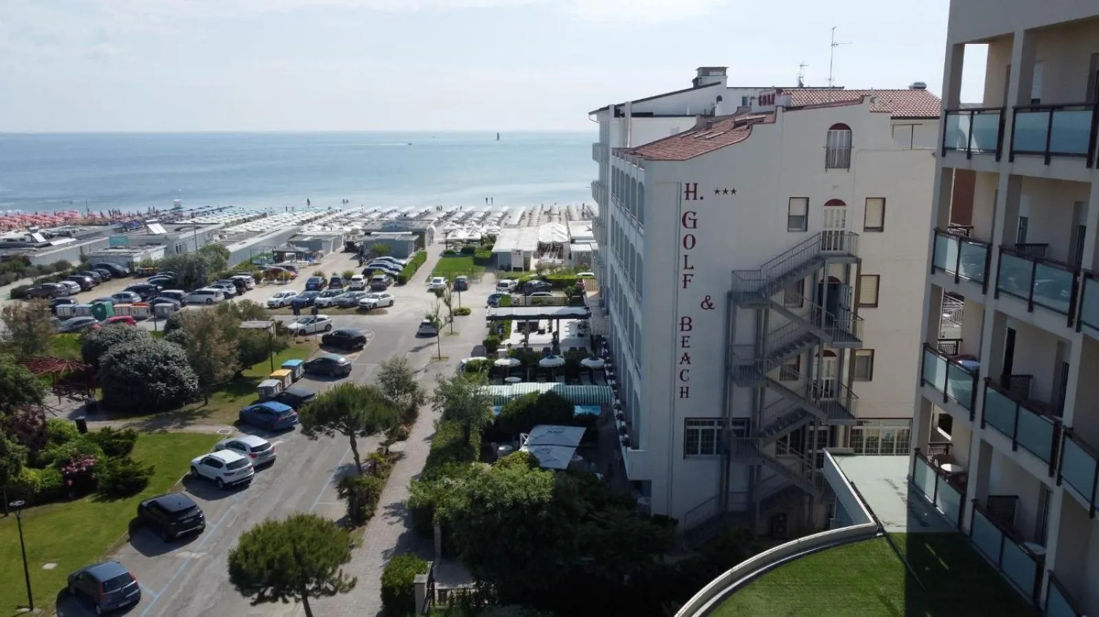 Property building in Golf & Beach Hotel