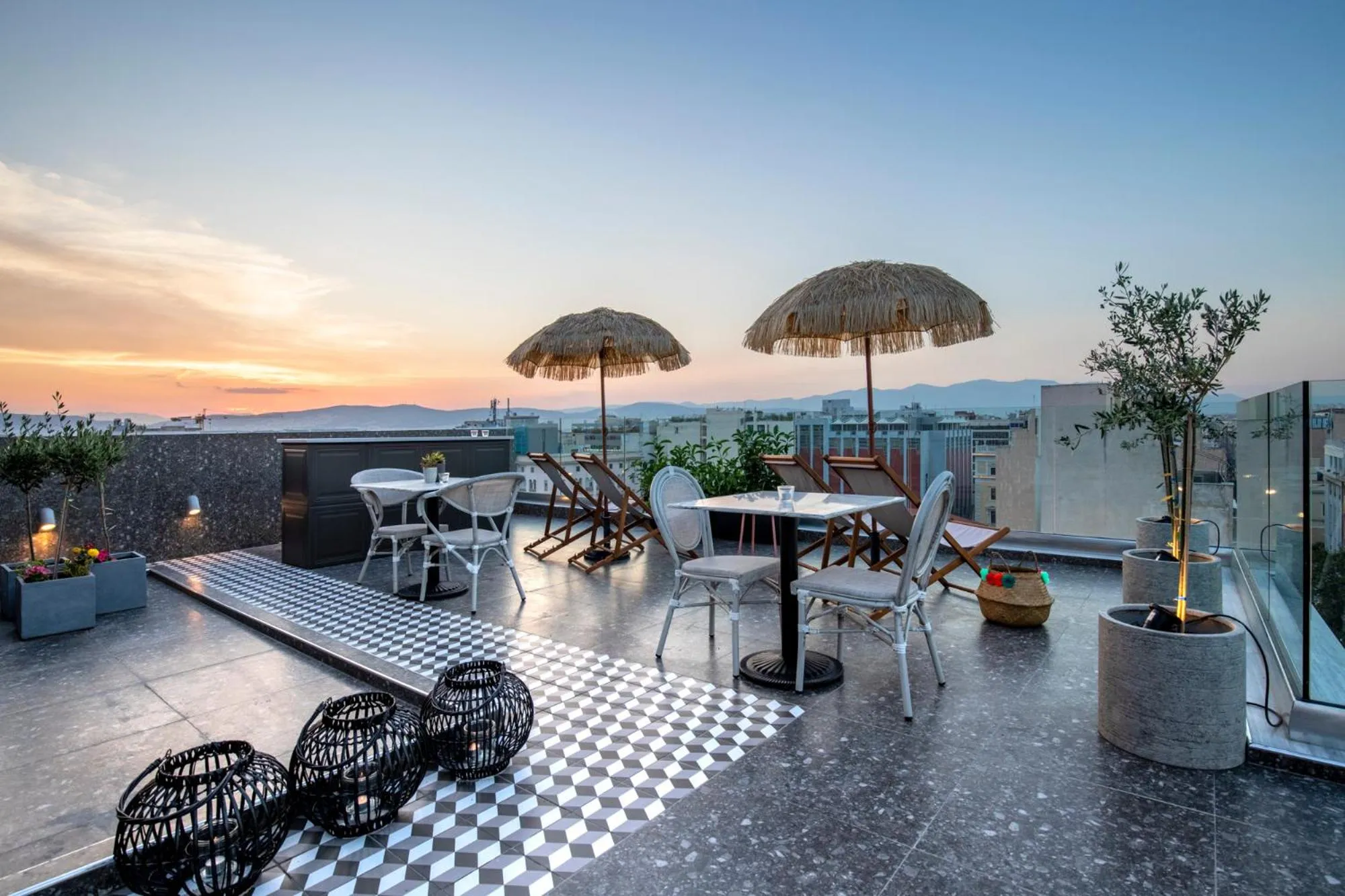 Lounge or bar in The Pinnacle Athens