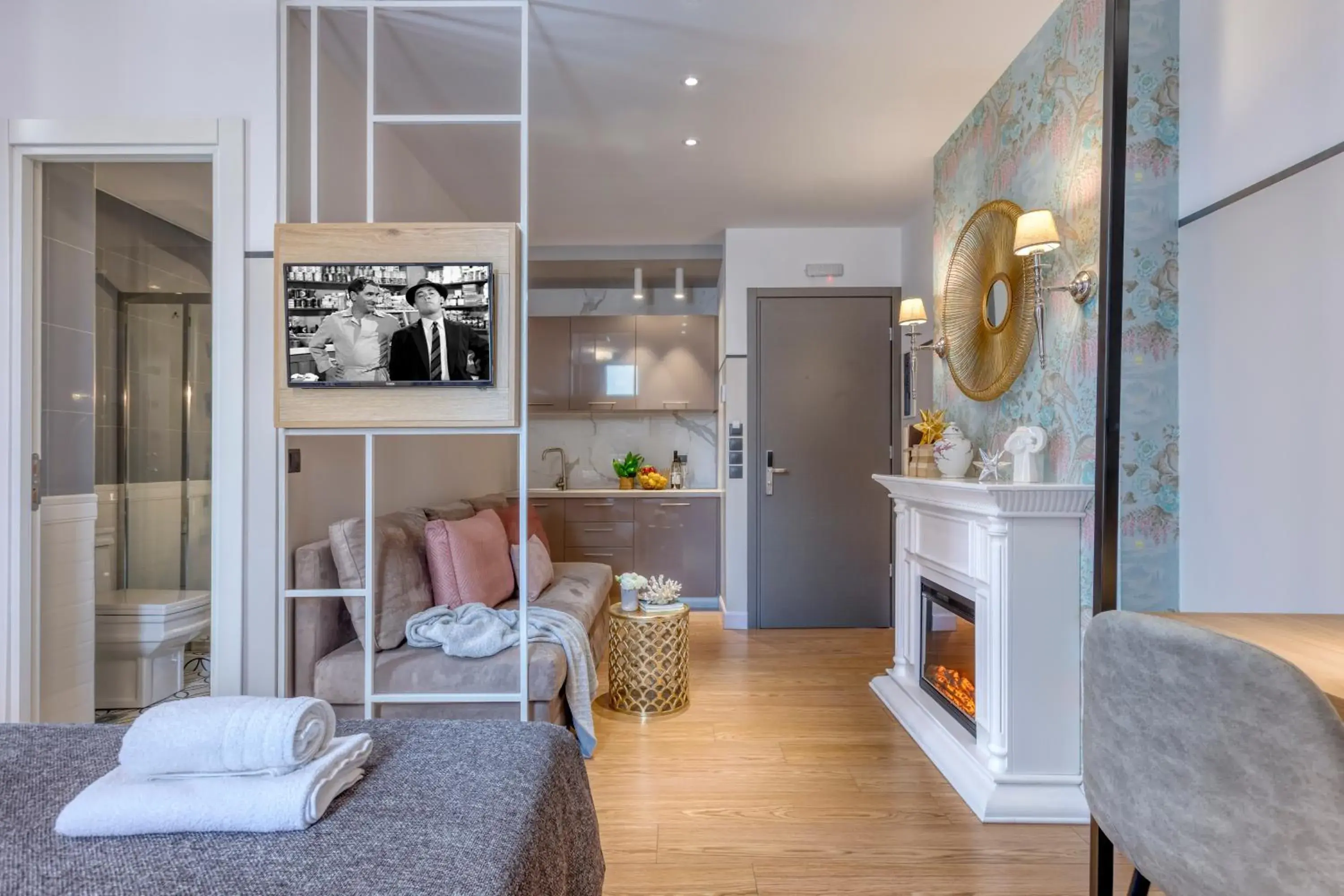 TV and multimedia, Bed in The Pinnacle Athens TV and multimedia, Bed in The Pinnacle Athens