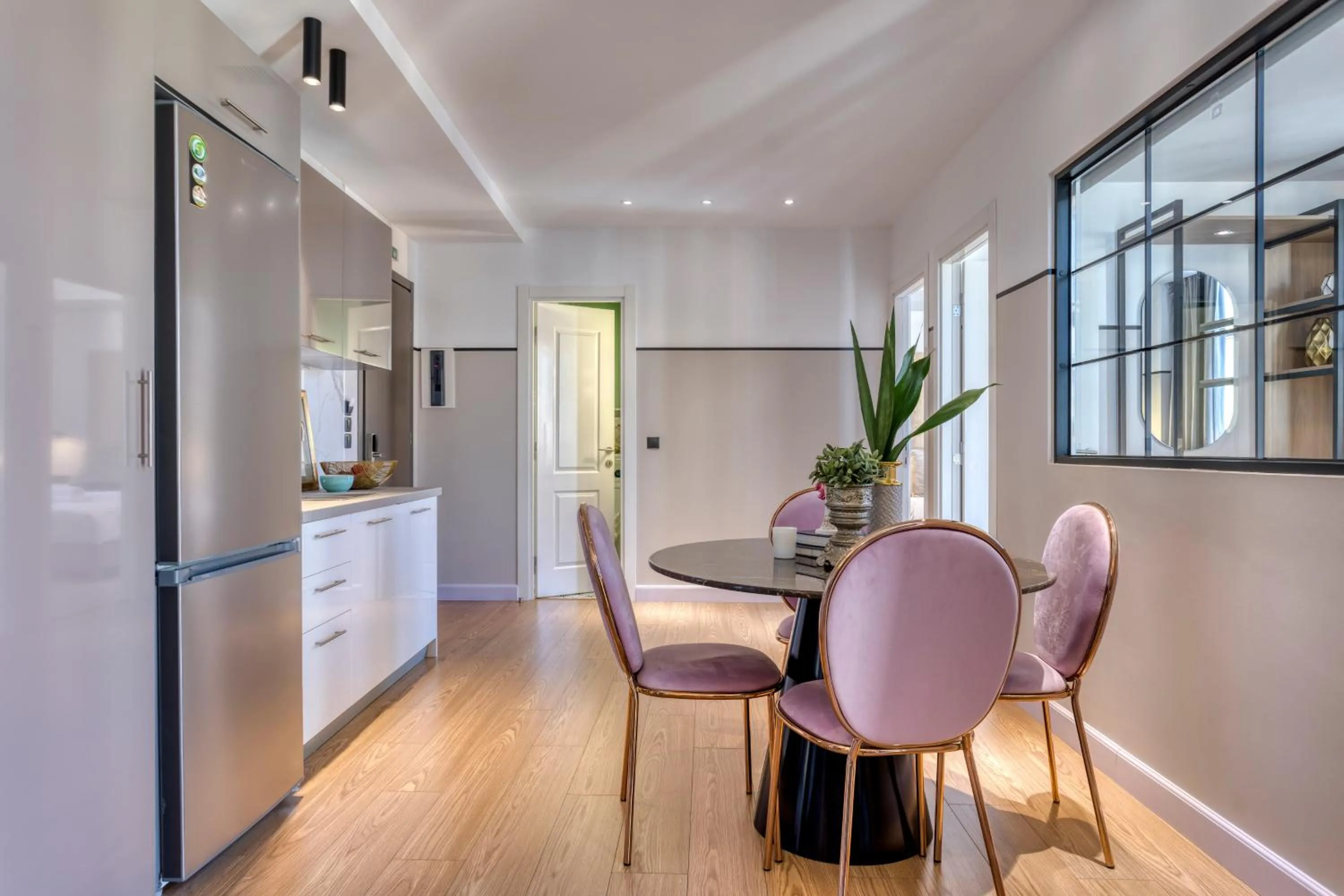 Kitchen or kitchenette in The Pinnacle Athens