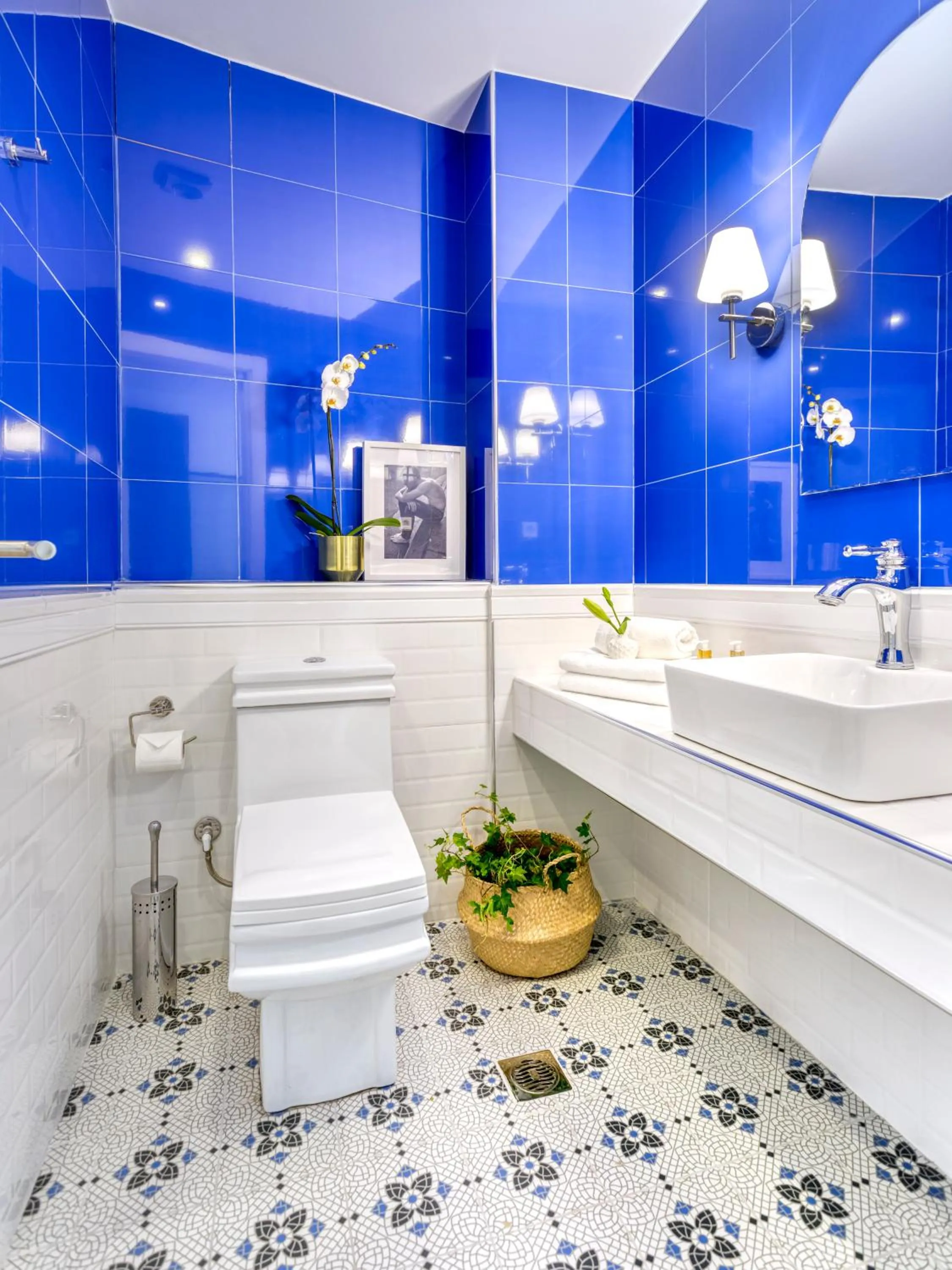 Toilet in The Pinnacle Athens