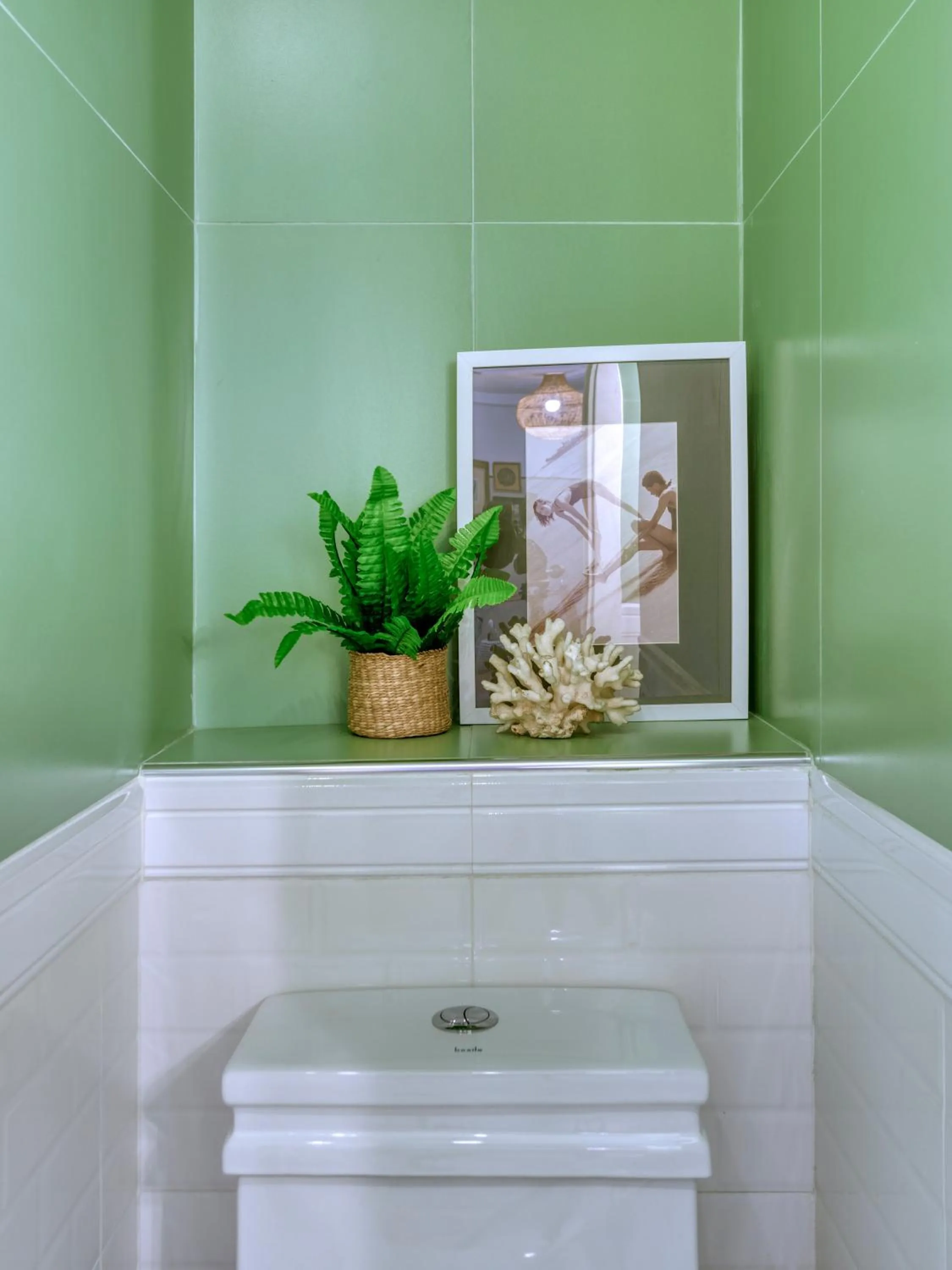 Bathroom in The Pinnacle Athens