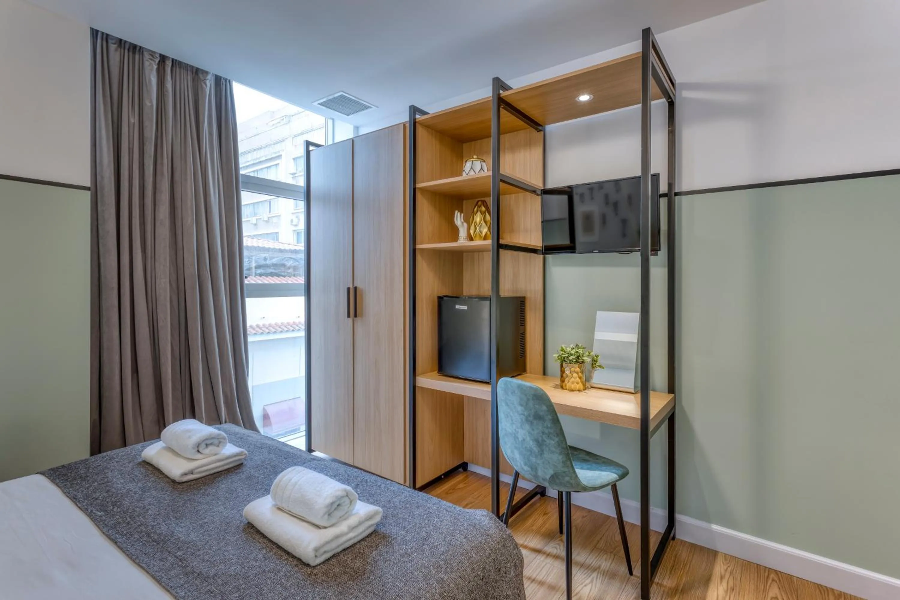 Bedroom, Bed in The Pinnacle Athens