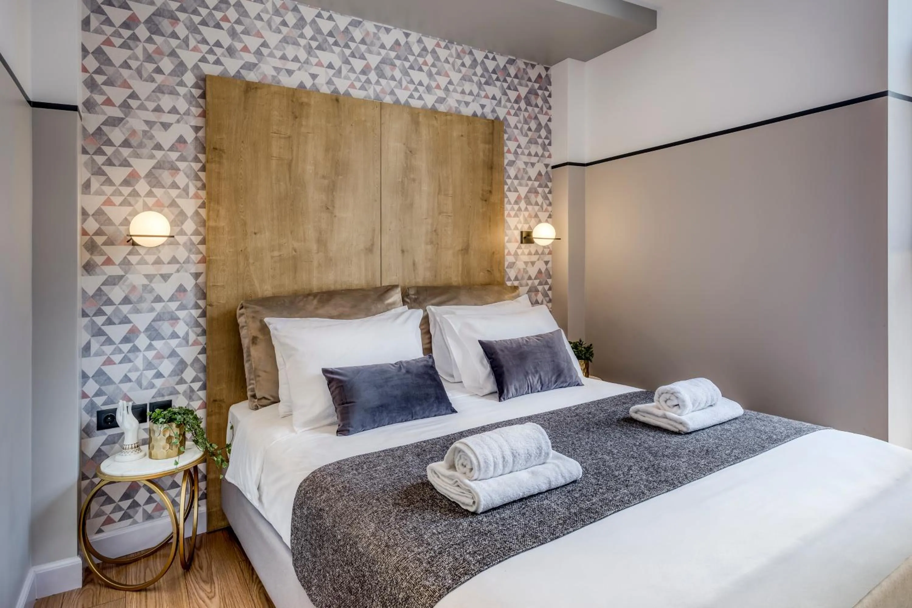 Bedroom, Bed in The Pinnacle Athens