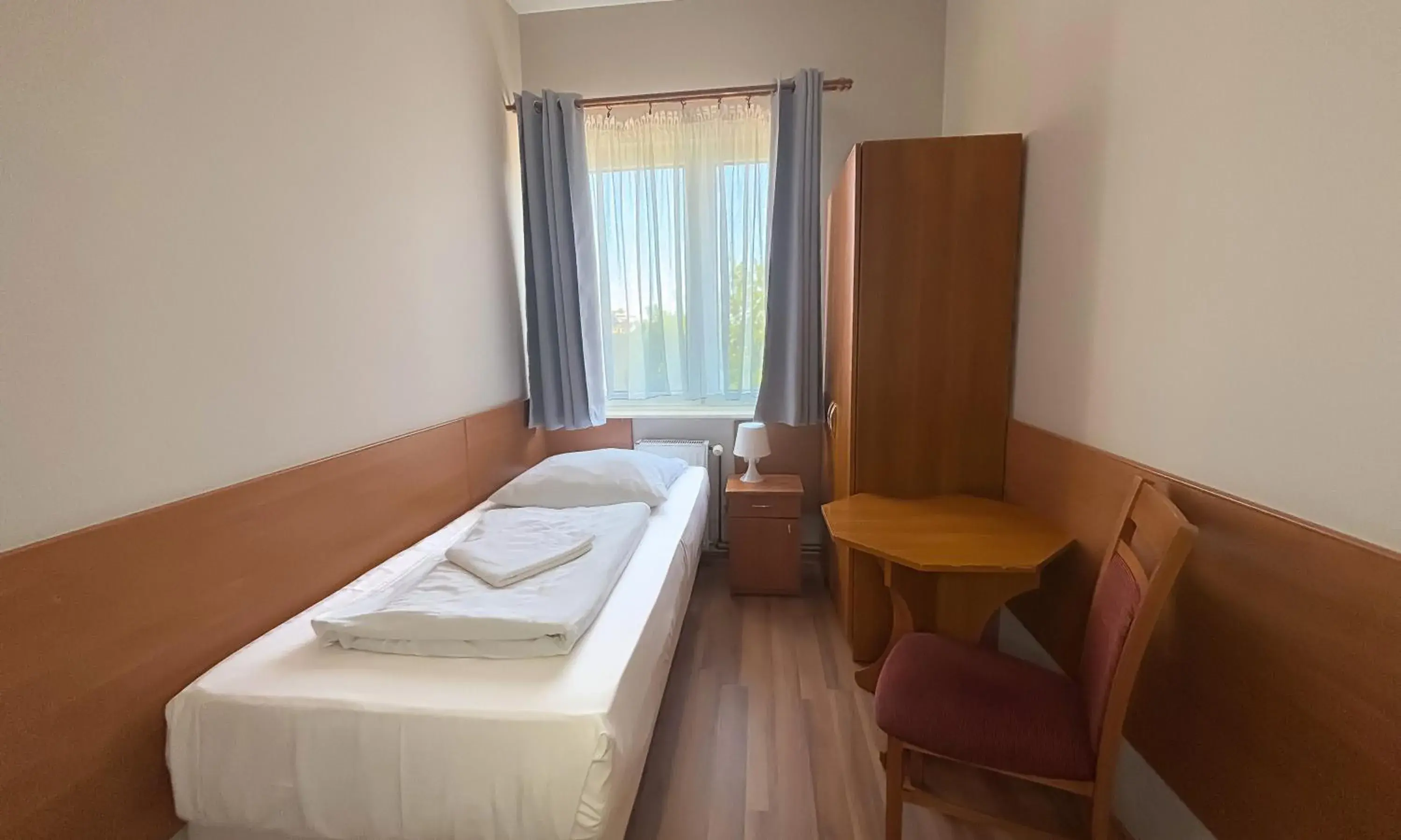 Single Room with Shared Bathroom in City Hostel Single Room with Shared Bathroom in City Hostel