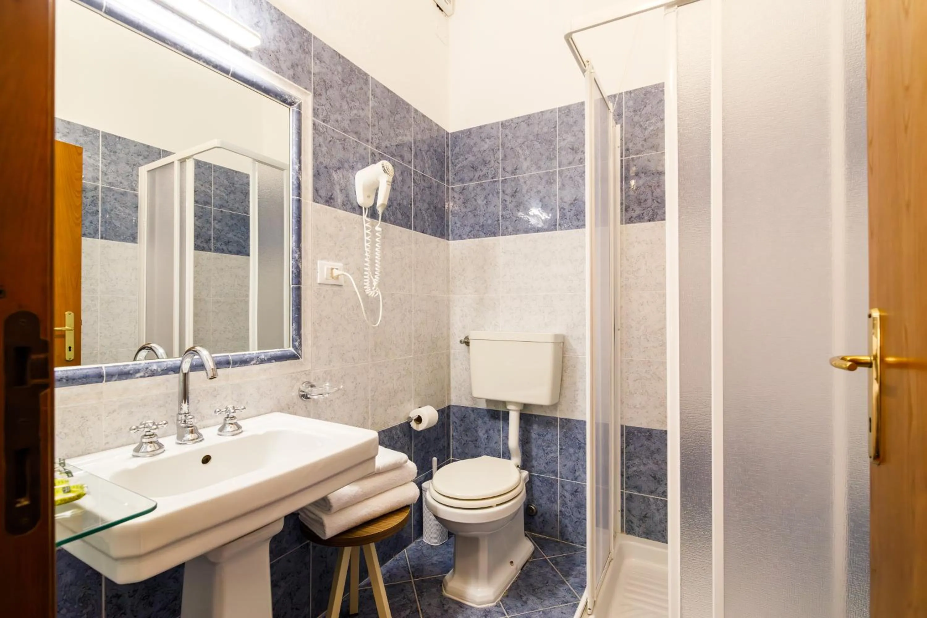 Shower in Agriturismo Villa Godenano - Pool&Restaurant