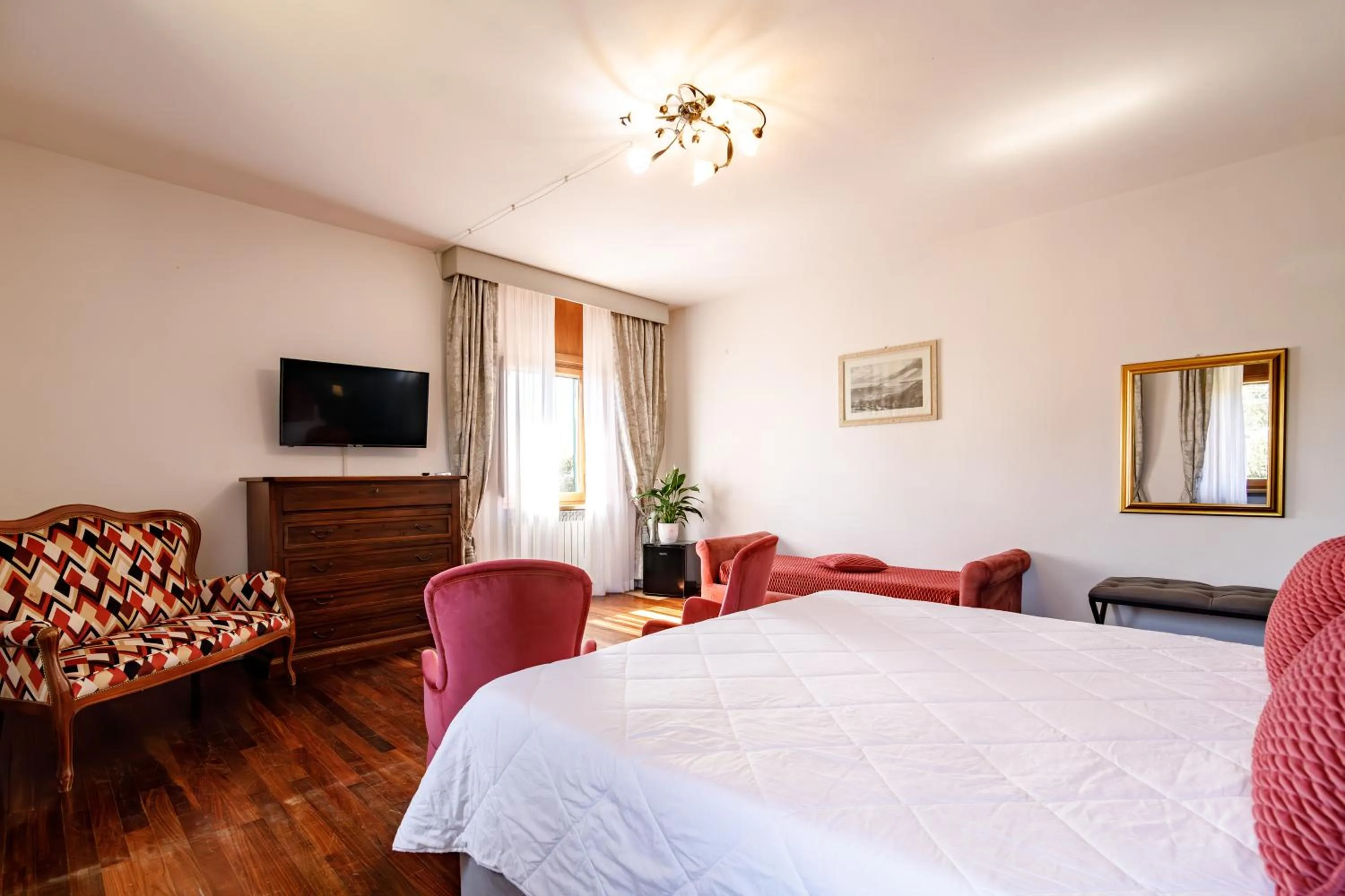 TV and multimedia, Bed in Agriturismo Villa Godenano - Pool&Restaurant