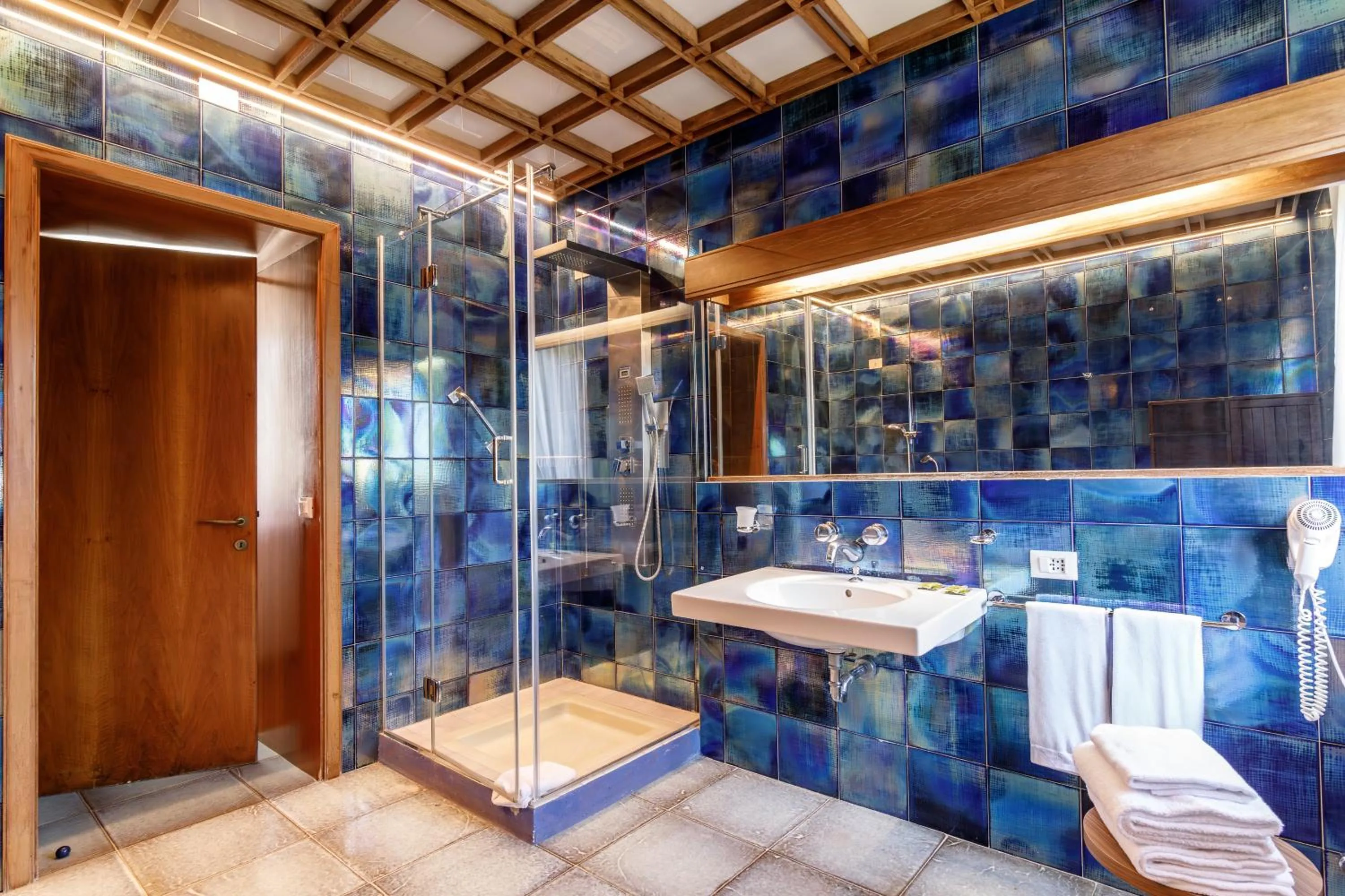 Shower in Agriturismo Villa Godenano - Pool&Restaurant