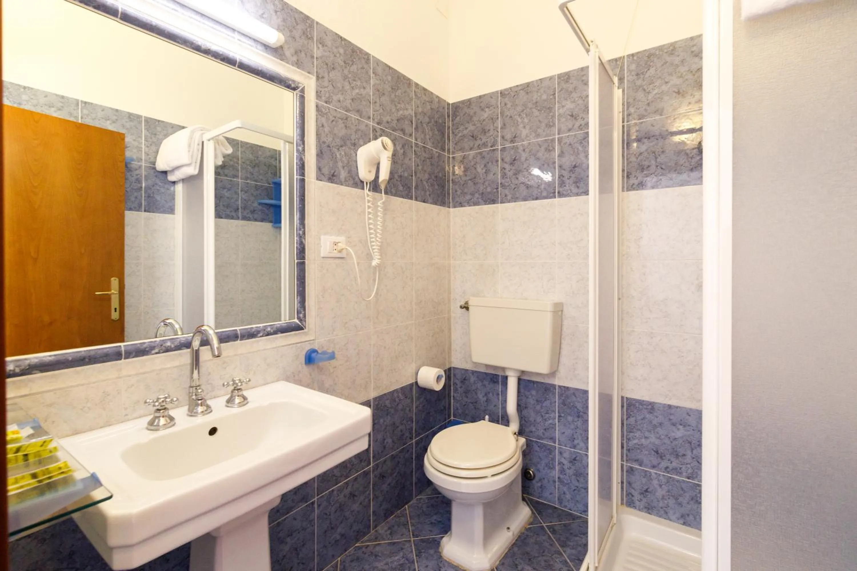 Bathroom in Agriturismo Villa Godenano - Pool&Restaurant