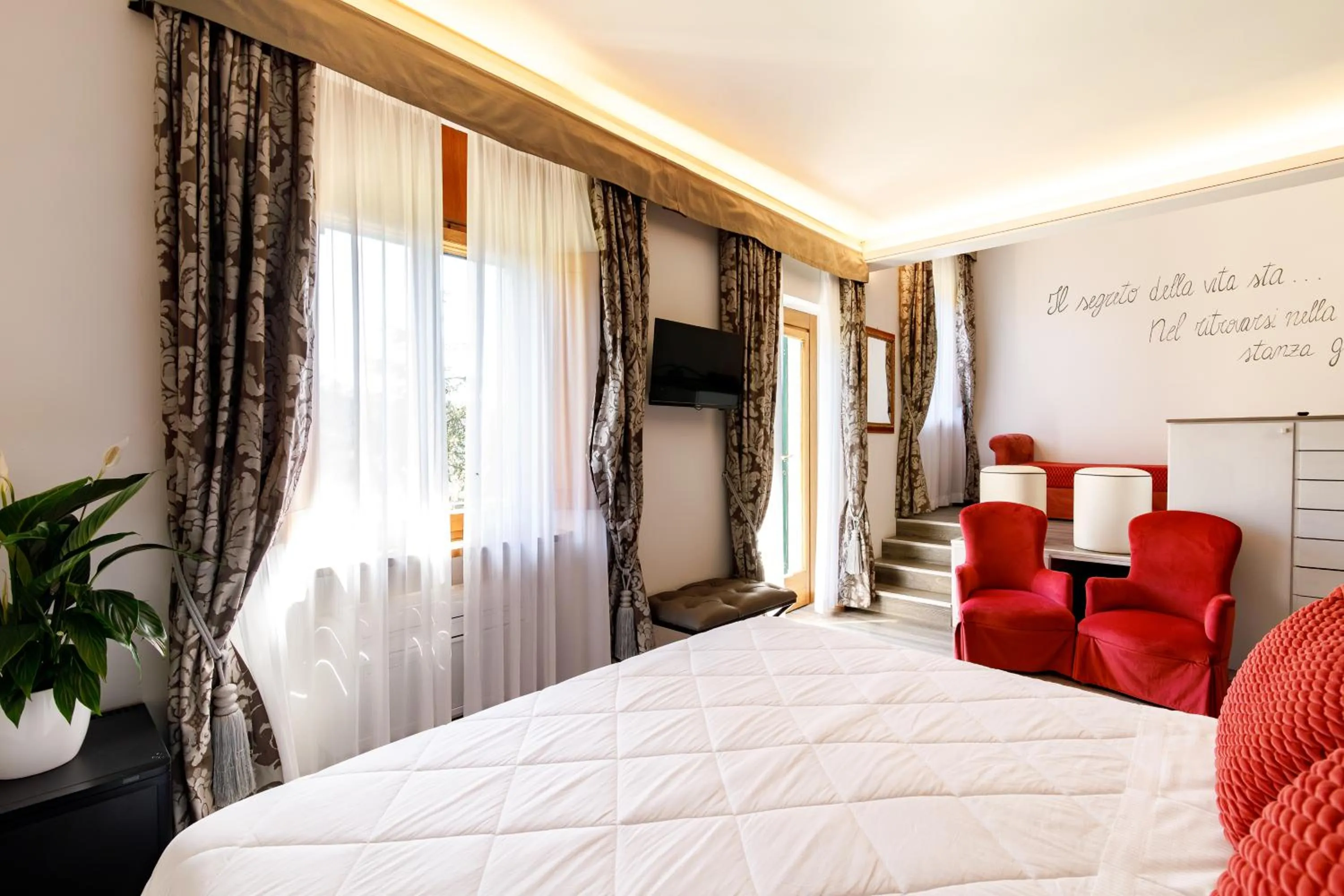 TV and multimedia, Bed in Agriturismo Villa Godenano - Pool&Restaurant