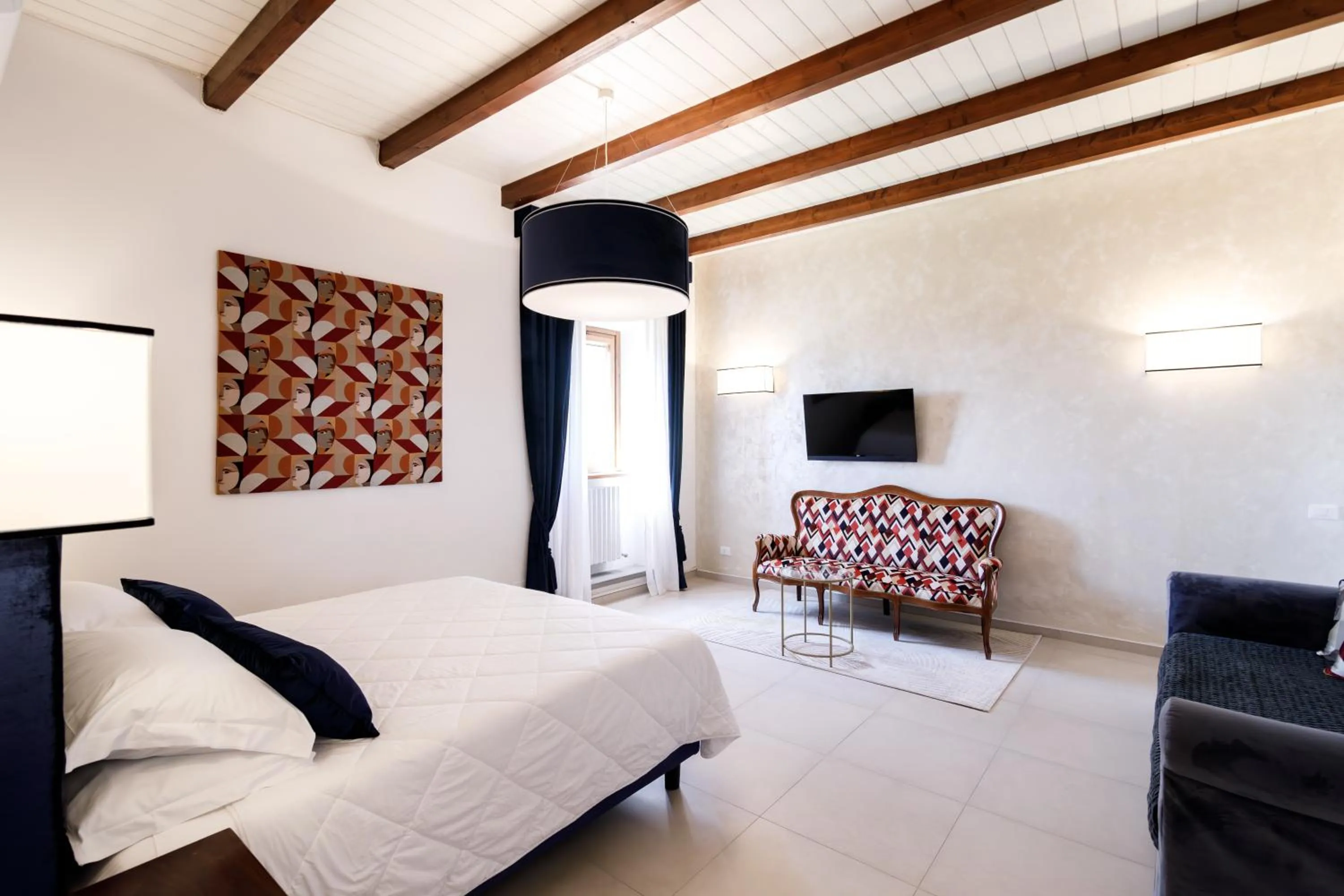 Communal lounge/ TV room, Bed in Agriturismo Villa Godenano - Pool&Restaurant