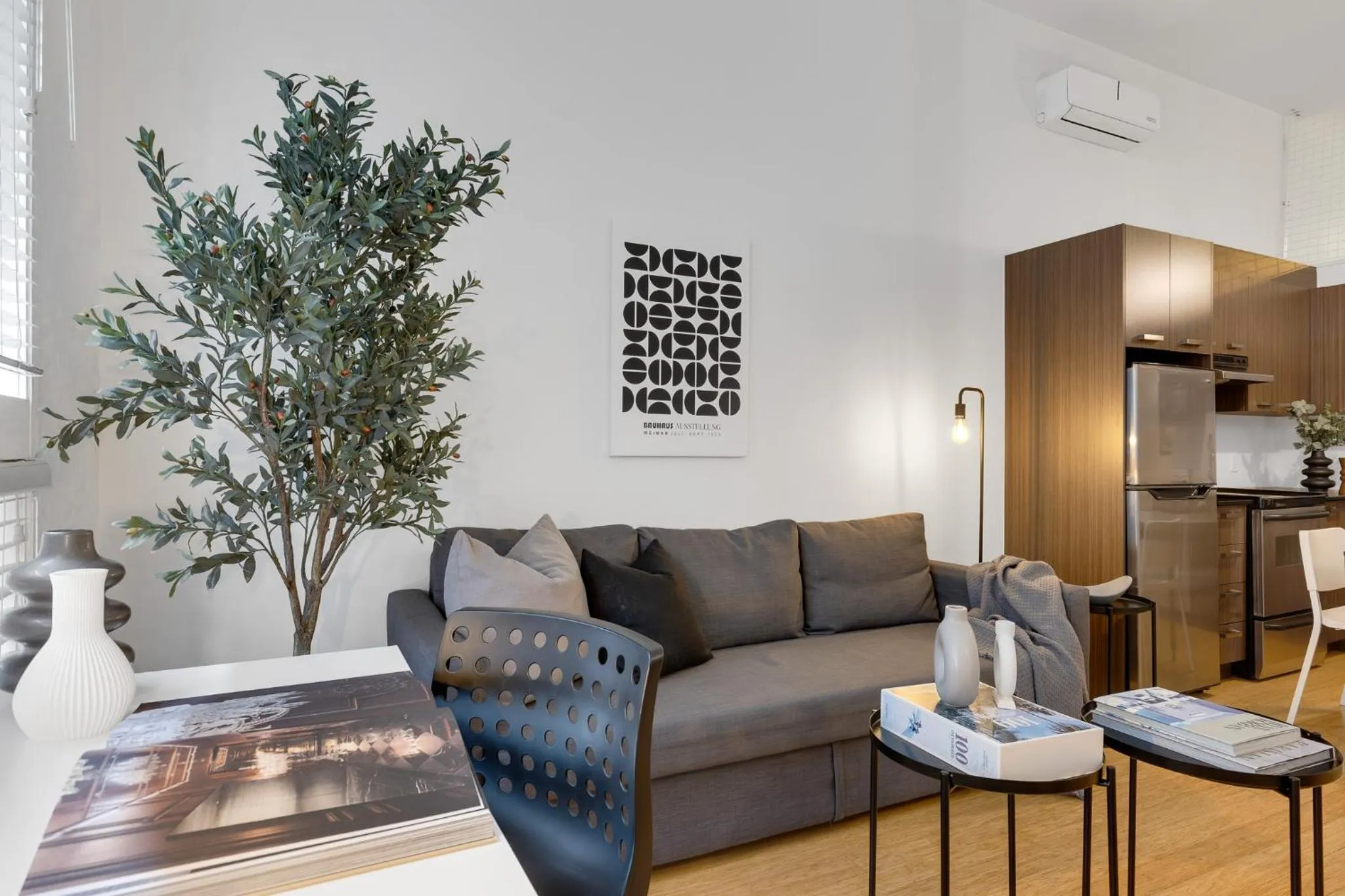 Kitchen or kitchenette in LiV MTL Main