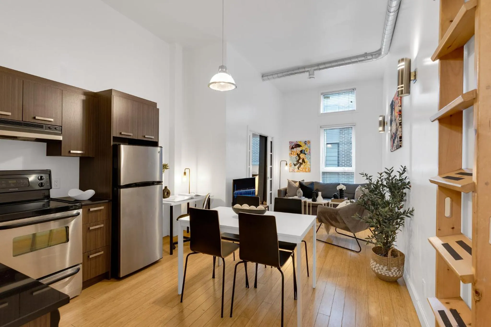 Kitchen or kitchenette in LiV MTL Main