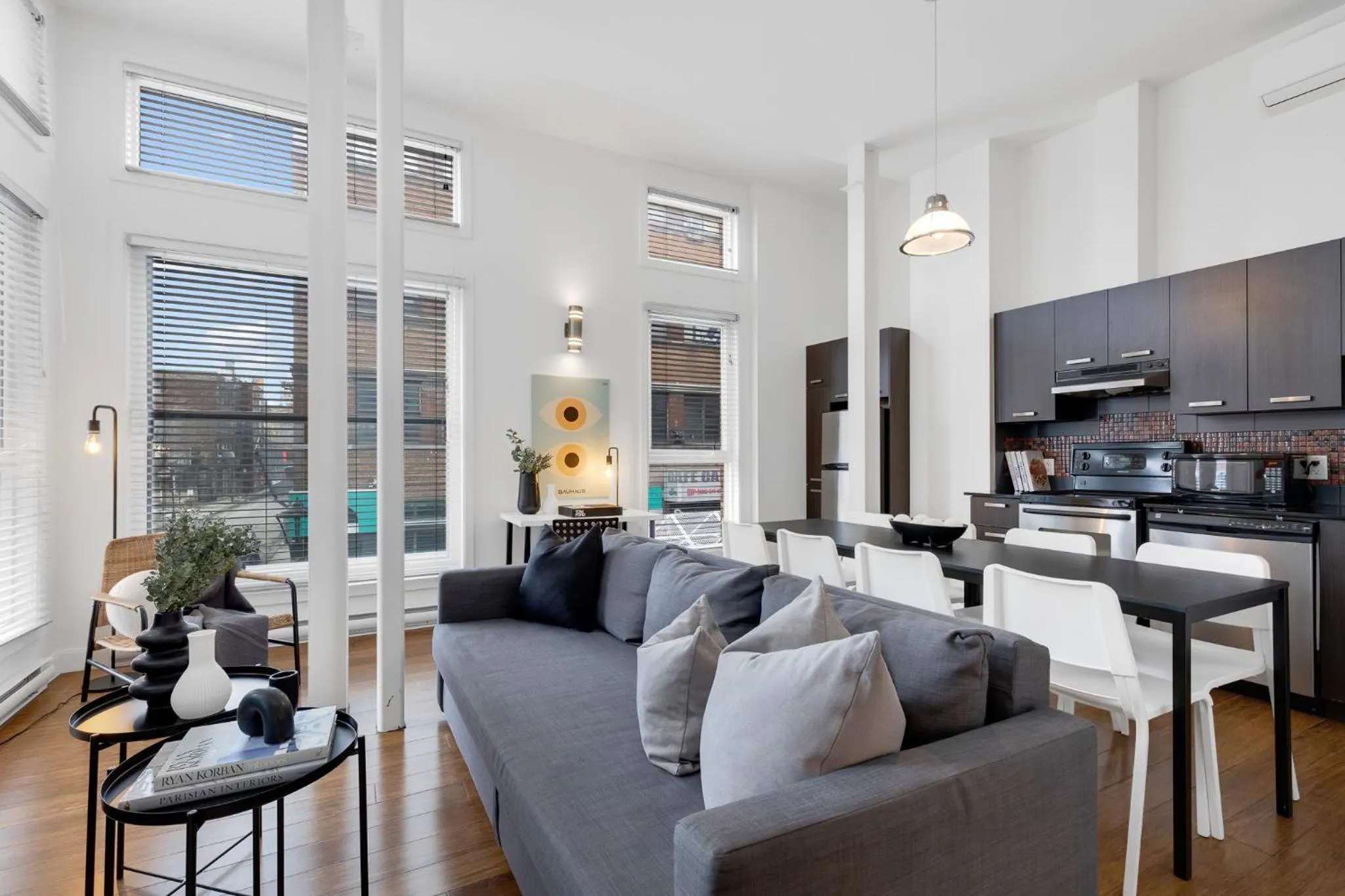 Communal lounge/ TV room in LiV MTL Main