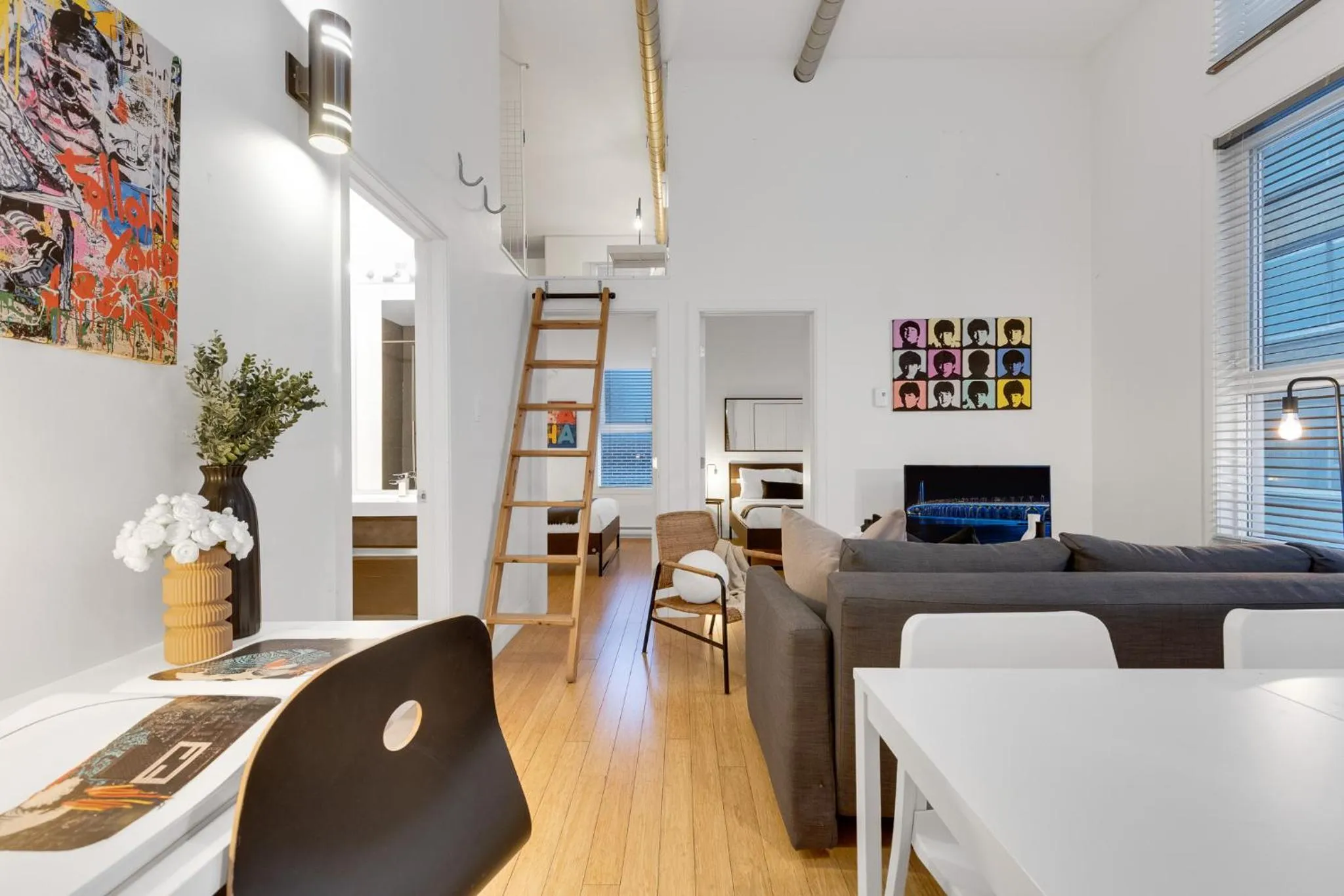 Communal lounge/ TV room in LiV MTL Main