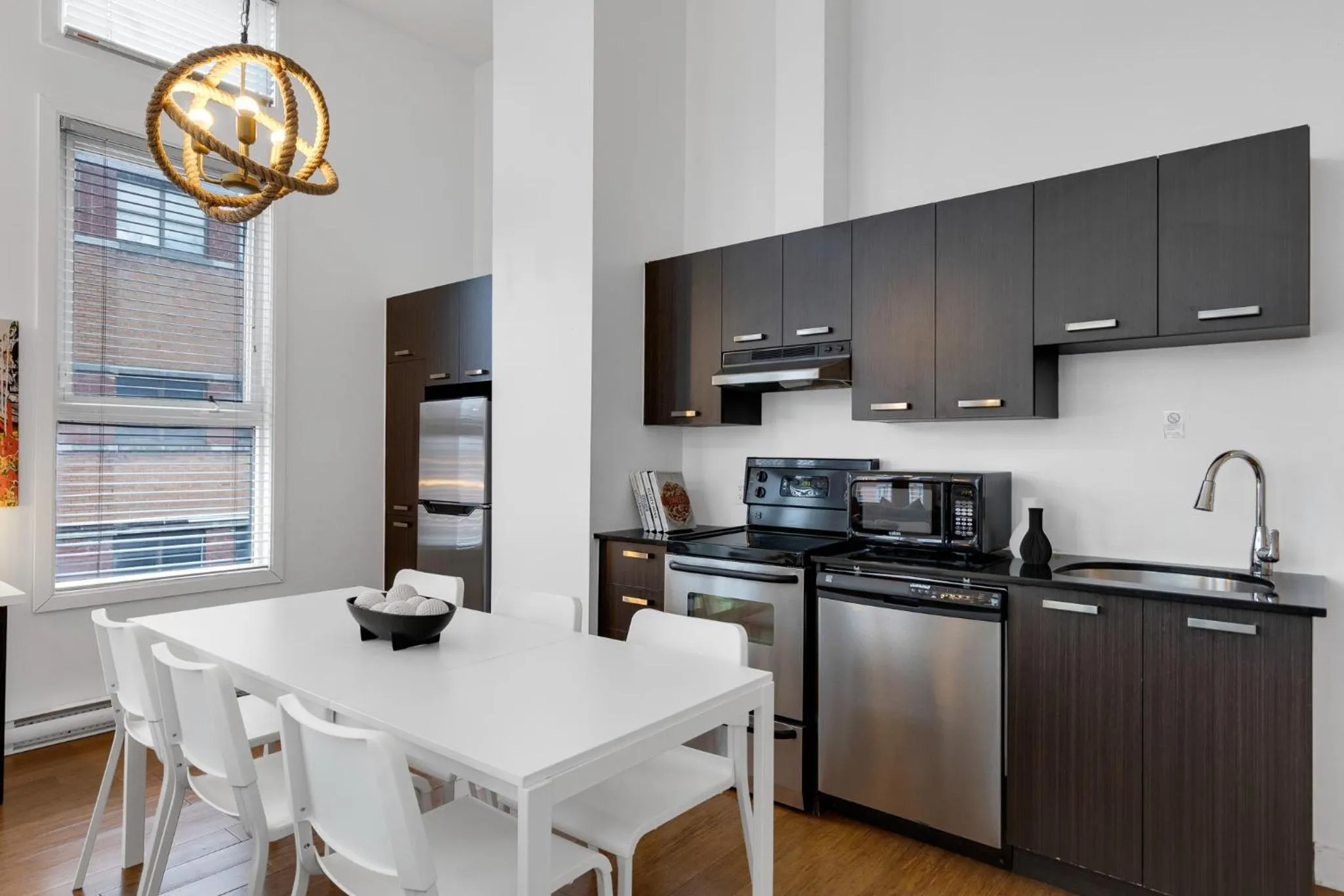 Coffee/tea facilities in LiV MTL Main