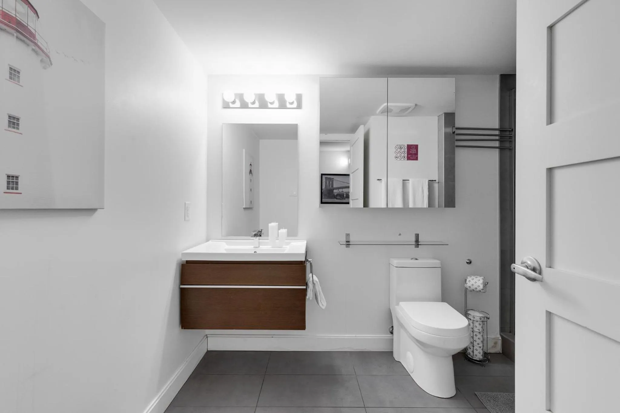 Shower in LiV MTL Main