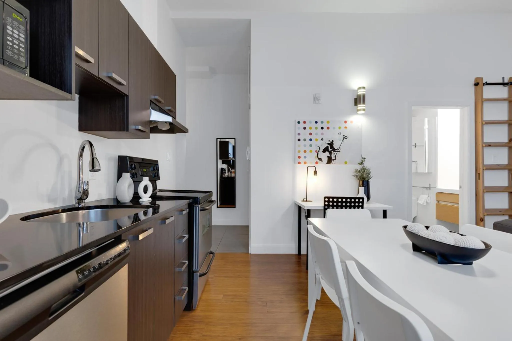 Coffee/tea facilities in LiV MTL Main