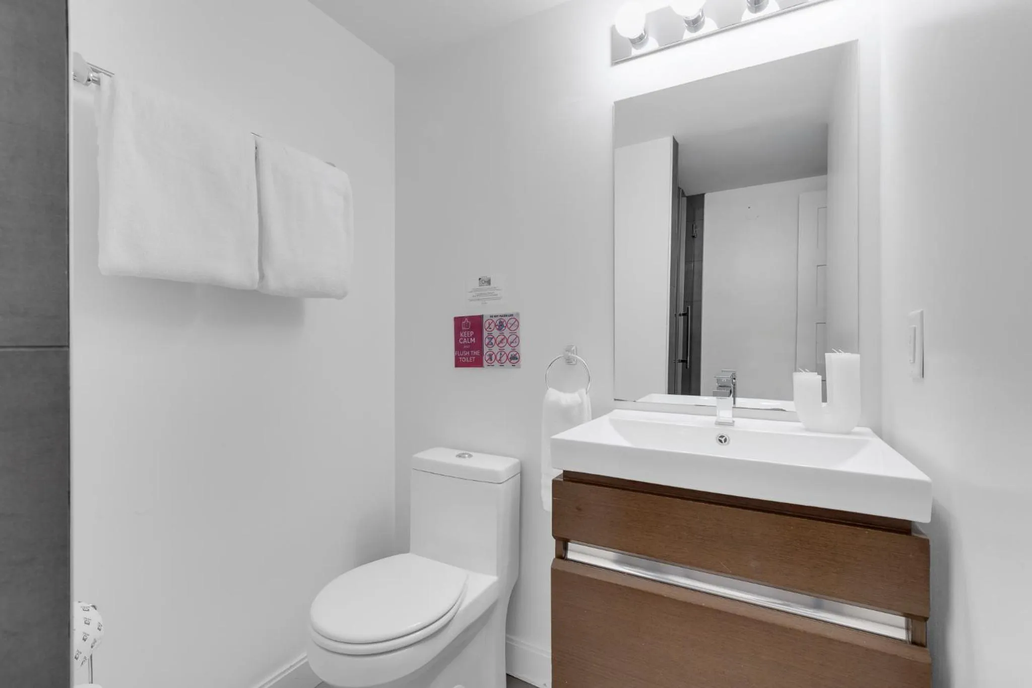 Toilet in LiV MTL Main