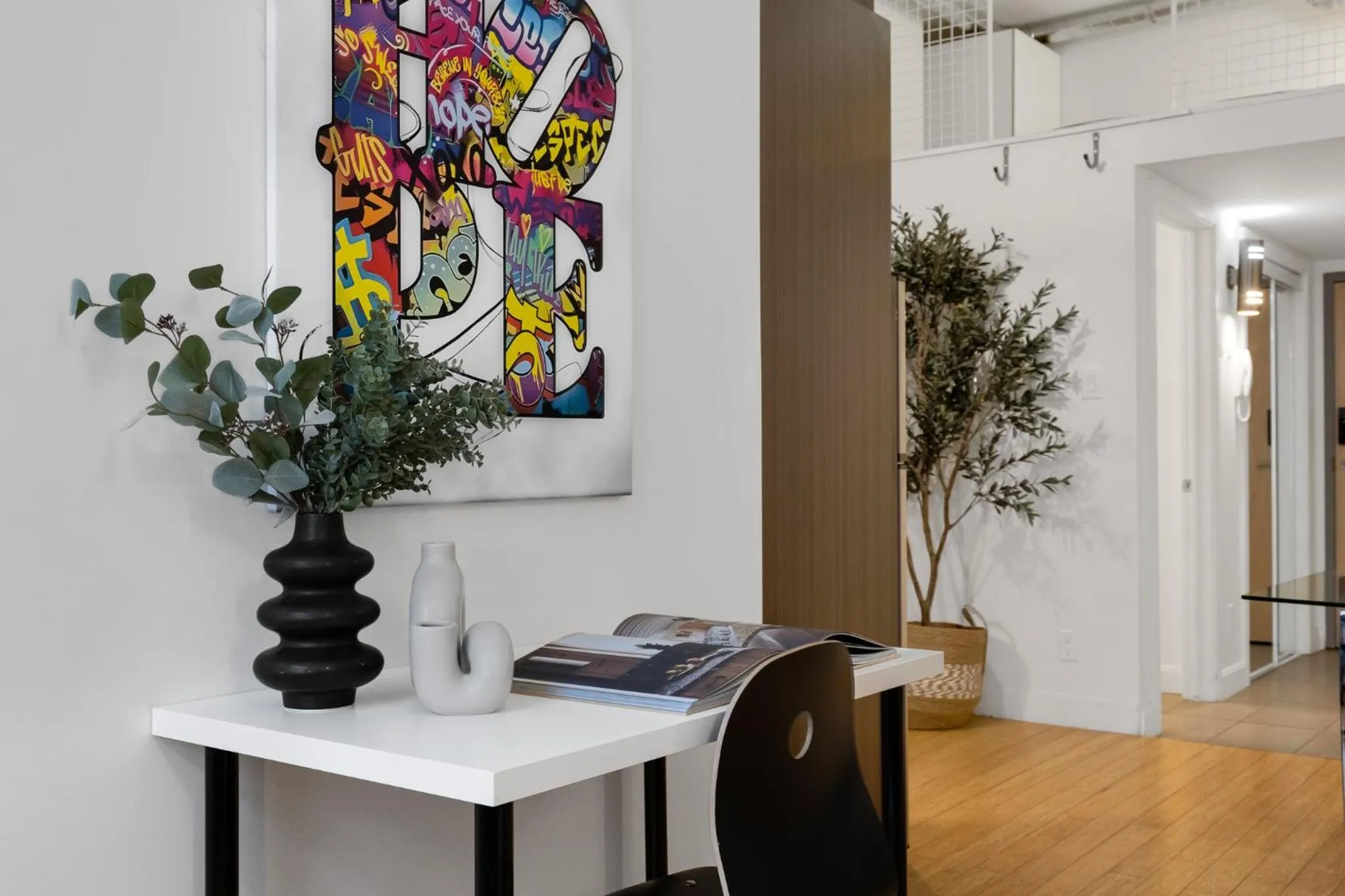 Decorative detail in LiV MTL Main