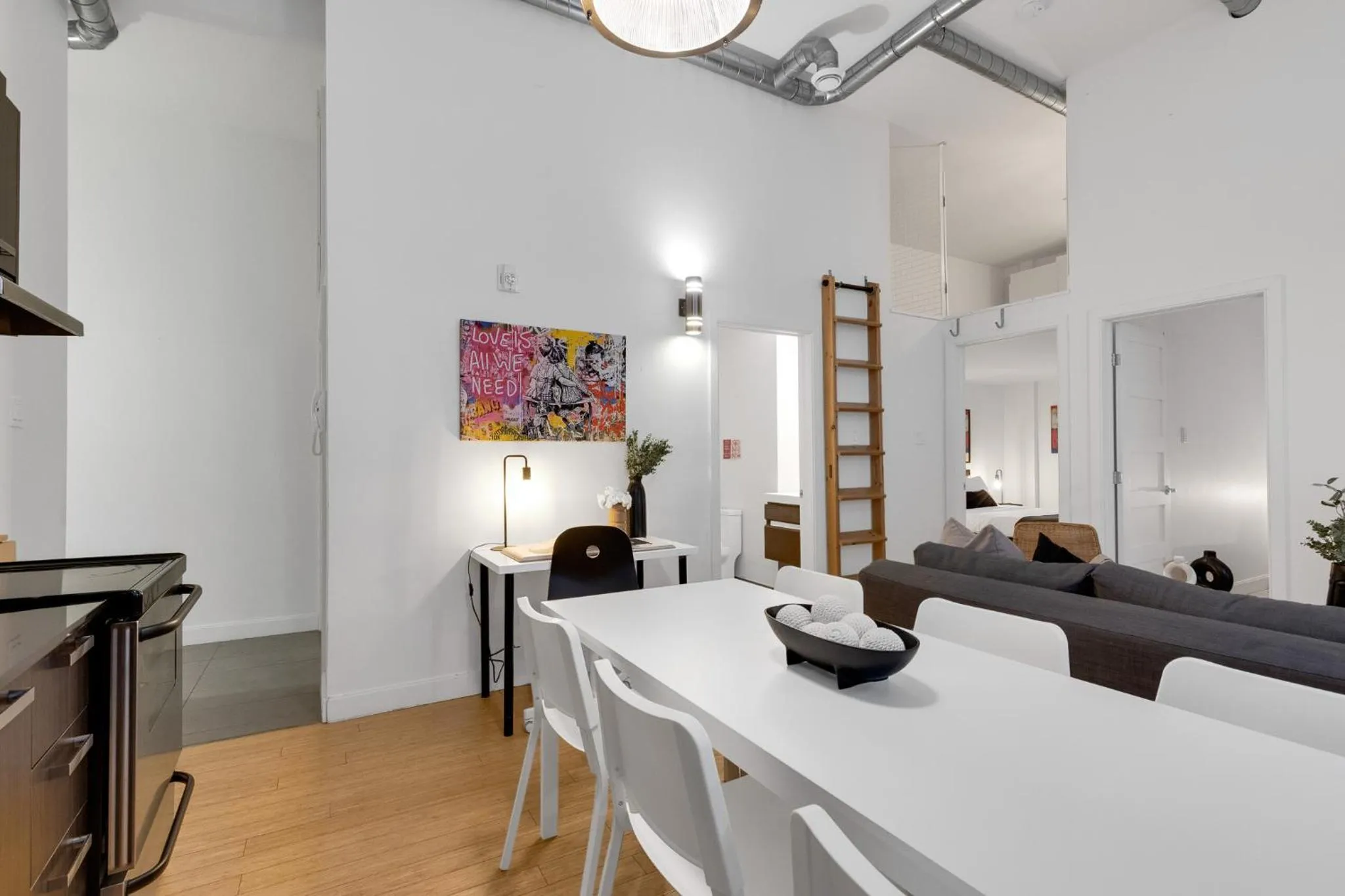 Kitchen or kitchenette in LiV MTL Main