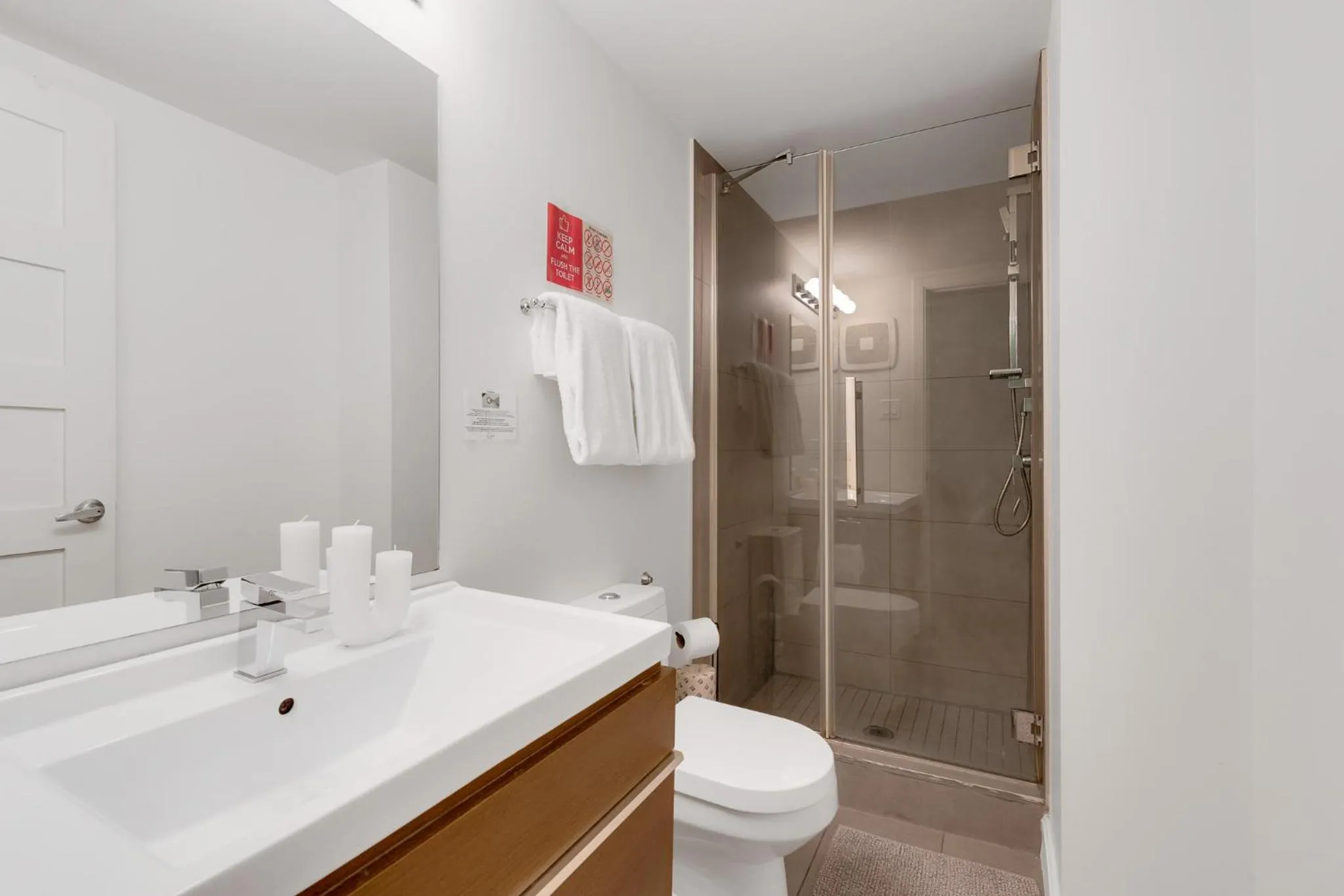 Shower in LiV MTL Main