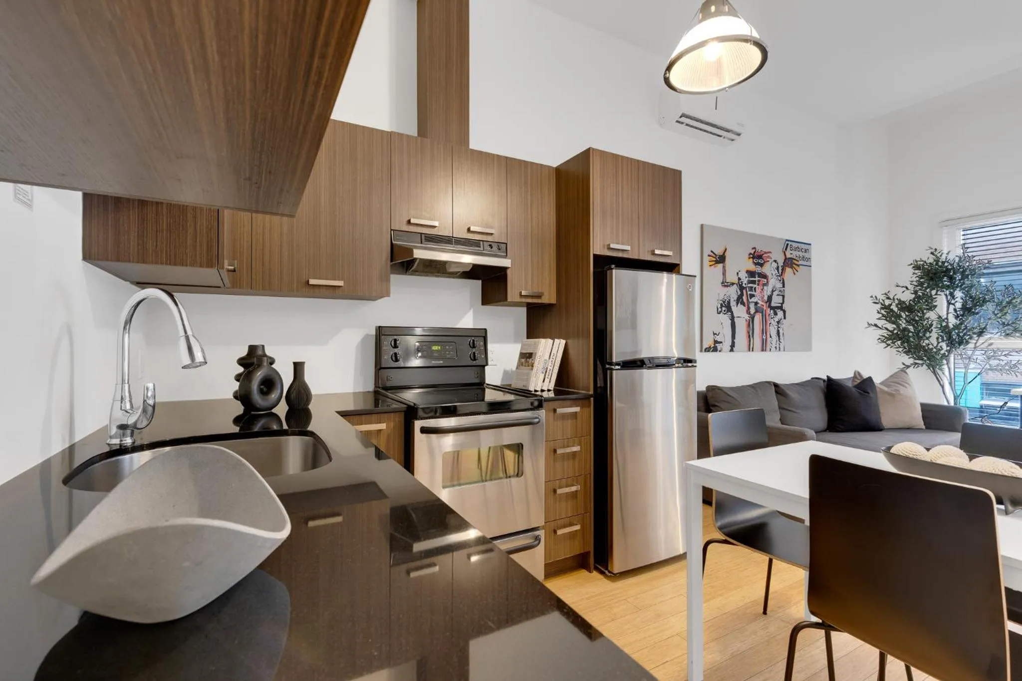 Coffee/tea facilities in LiV MTL Main