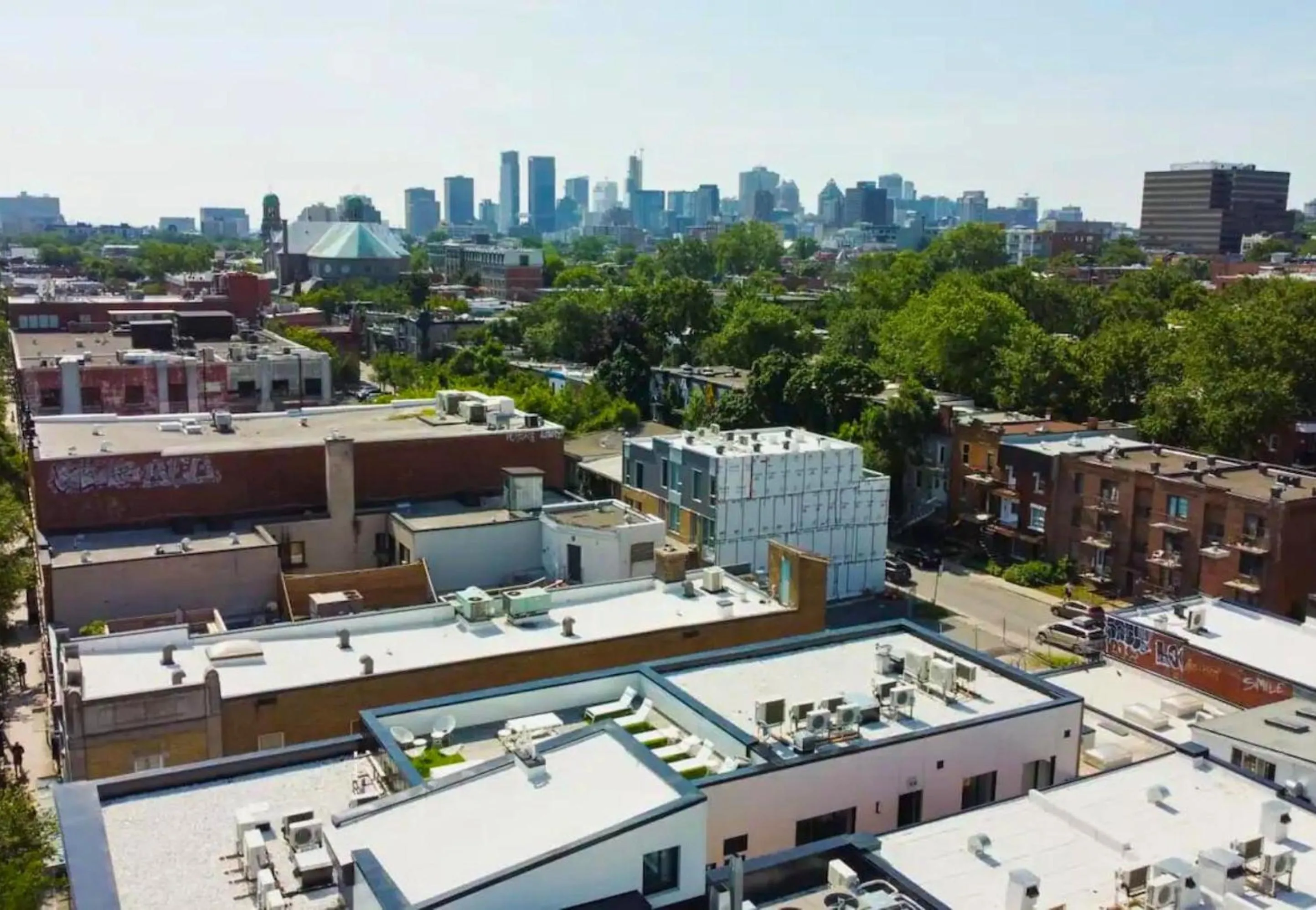 Property building in LiV MTL Chic