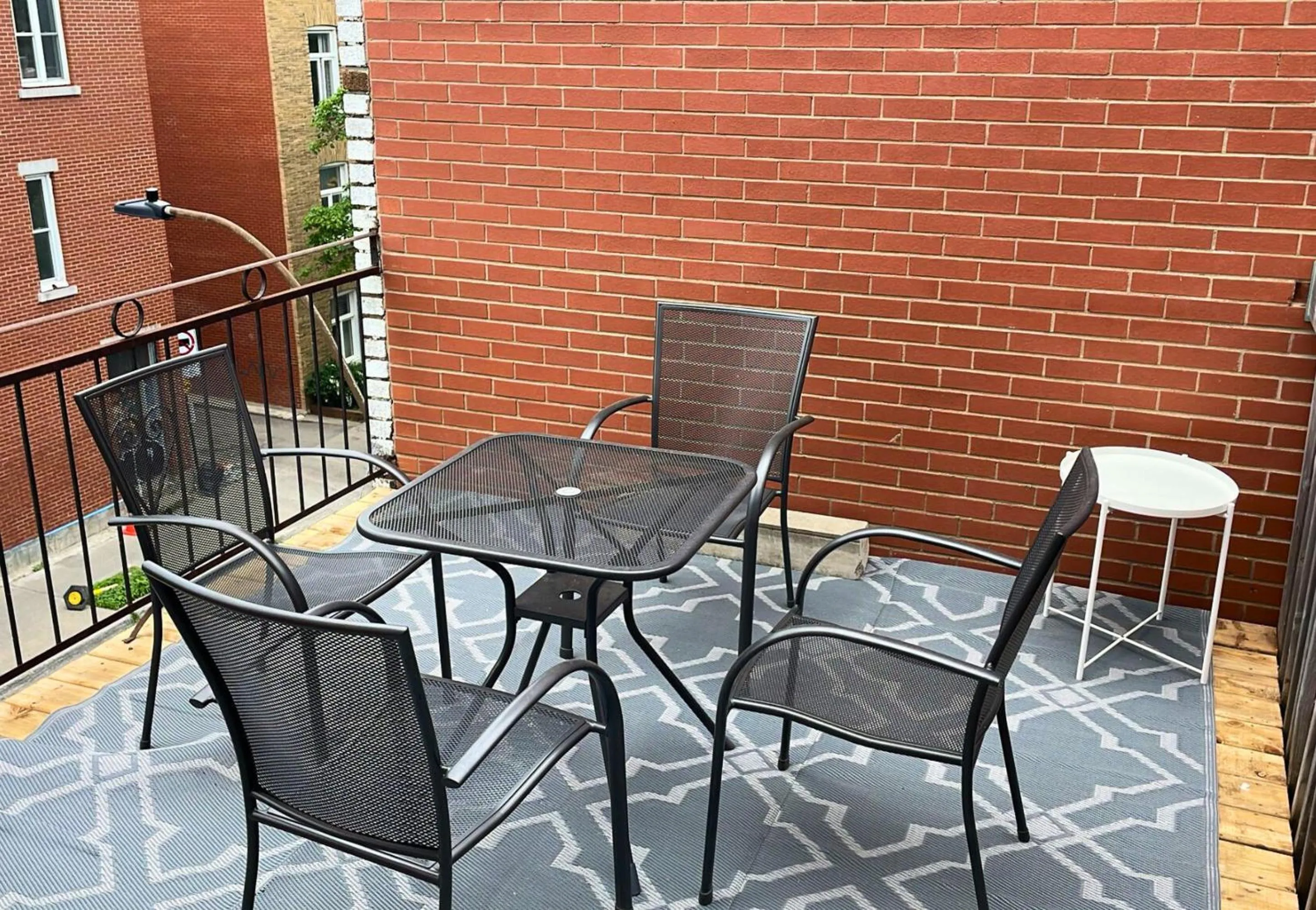 Patio in LiV MTL Chic