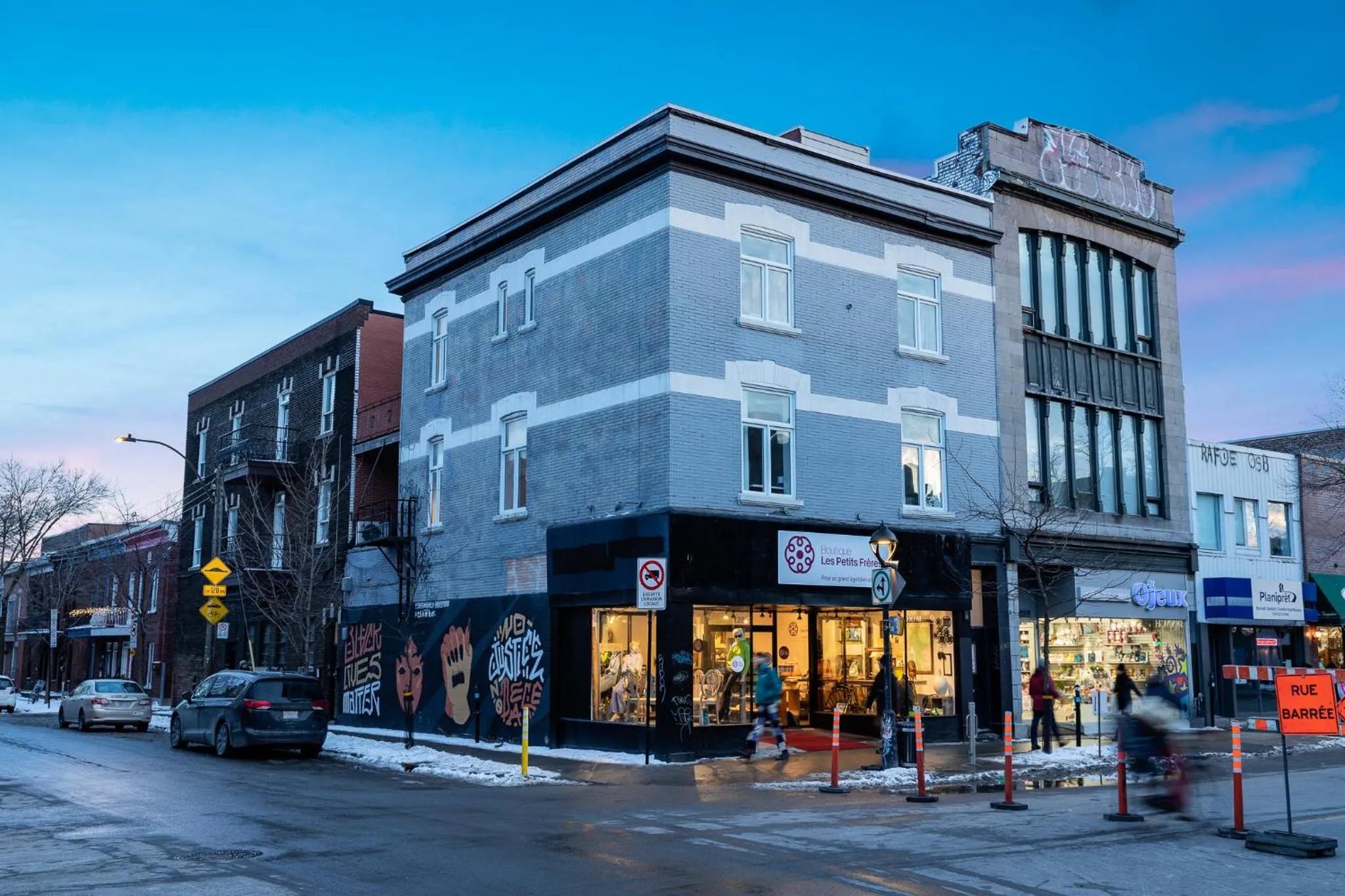 Property building in LiV MTL Chic