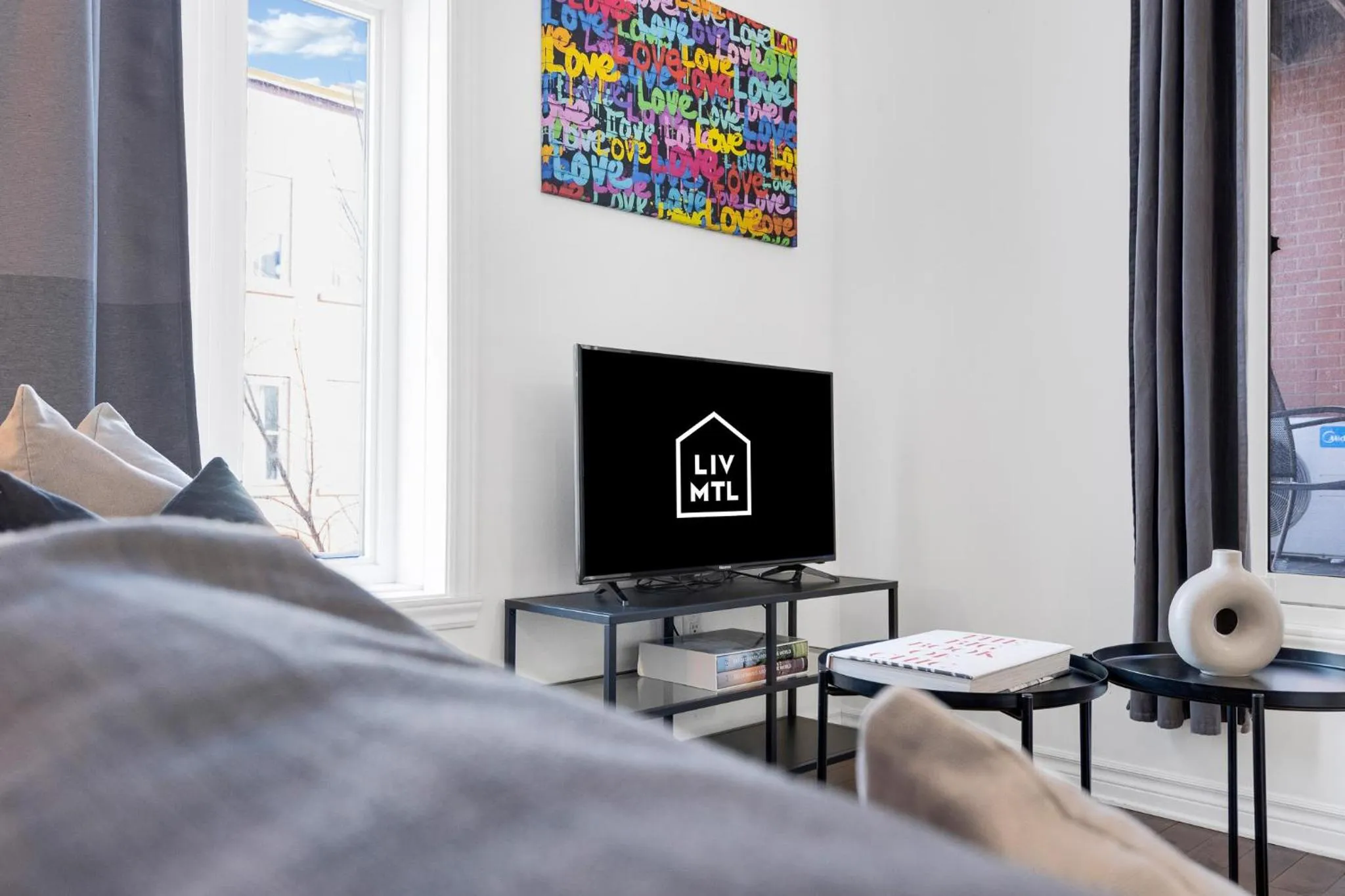 Communal lounge/ TV room in LiV MTL MTL