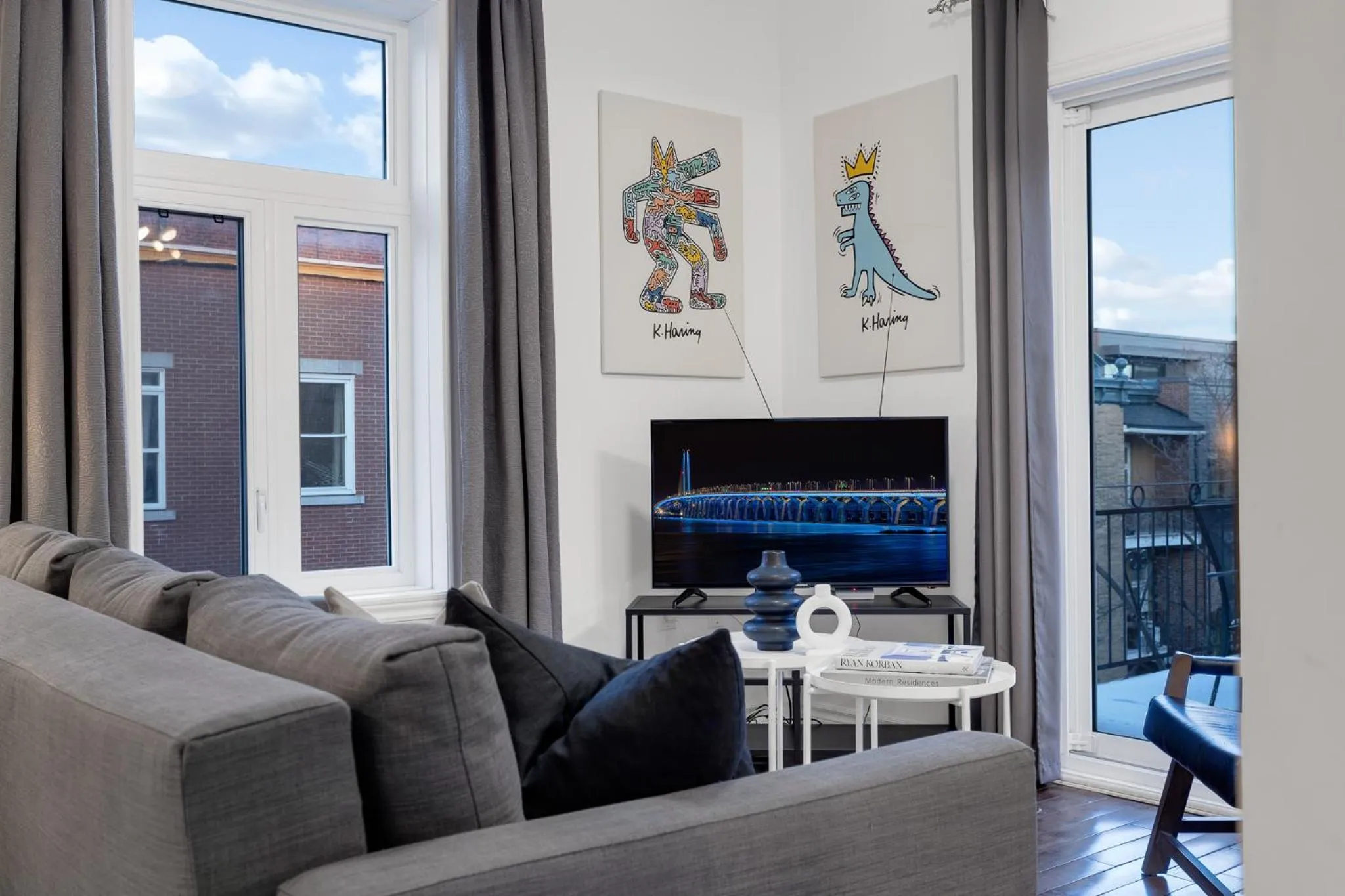 Communal lounge/ TV room in LiV MTL MTL