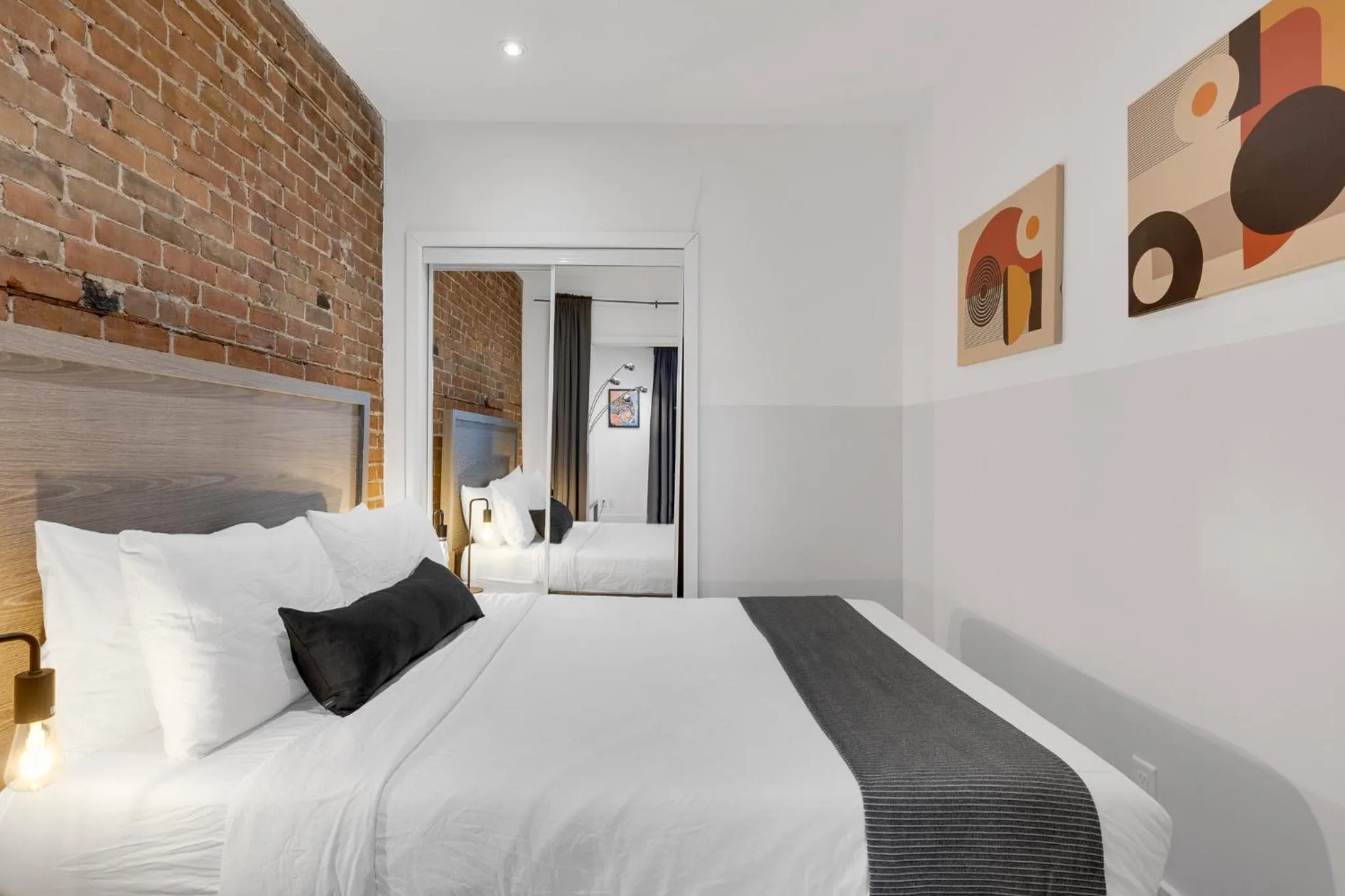 Bed in LiV MTL Downtown