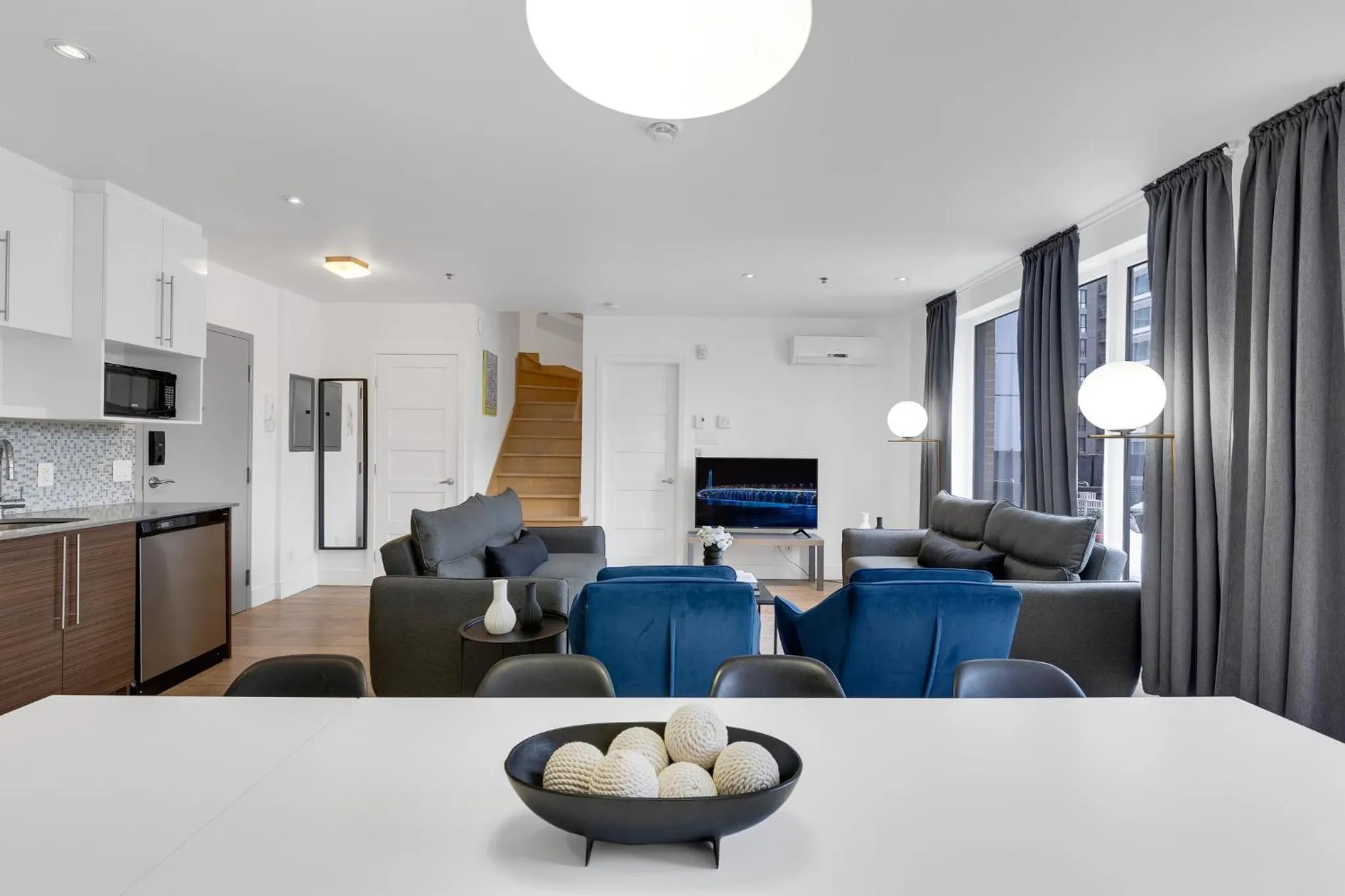 TV and multimedia in LiV MTL Downtown