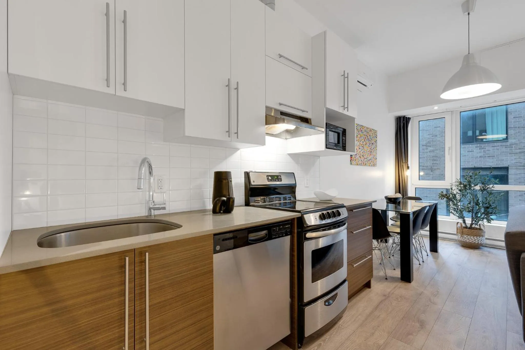 Coffee/tea facilities in LiV MTL Downtown