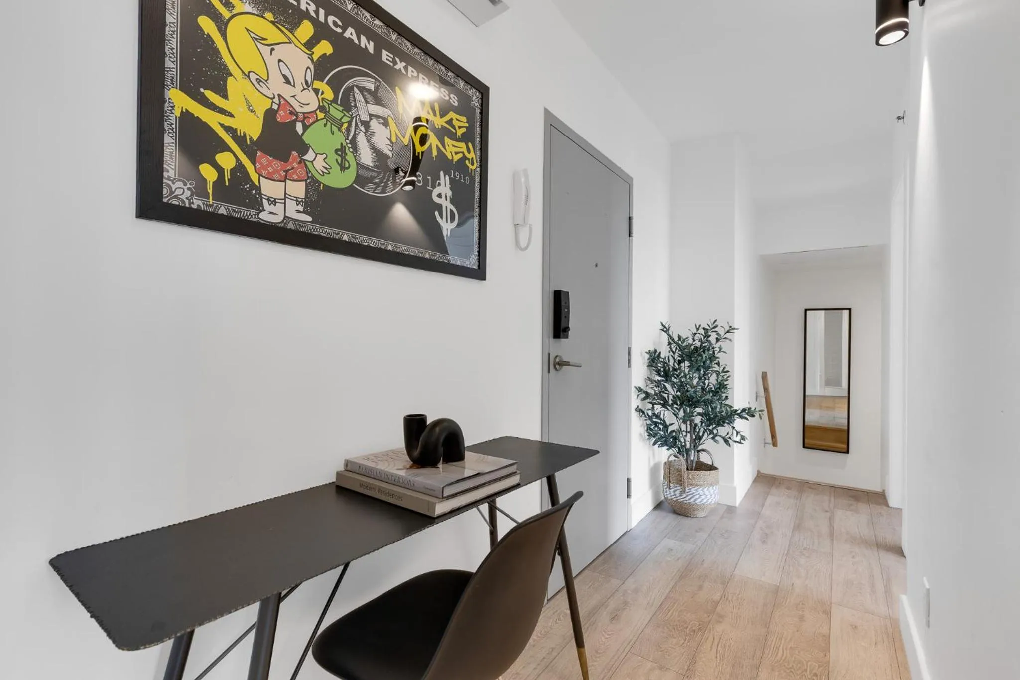 TV and multimedia in LiV MTL Downtown