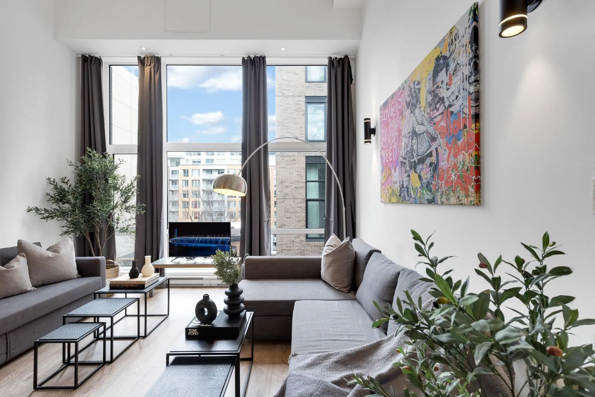 TV and multimedia in LiV MTL Downtown