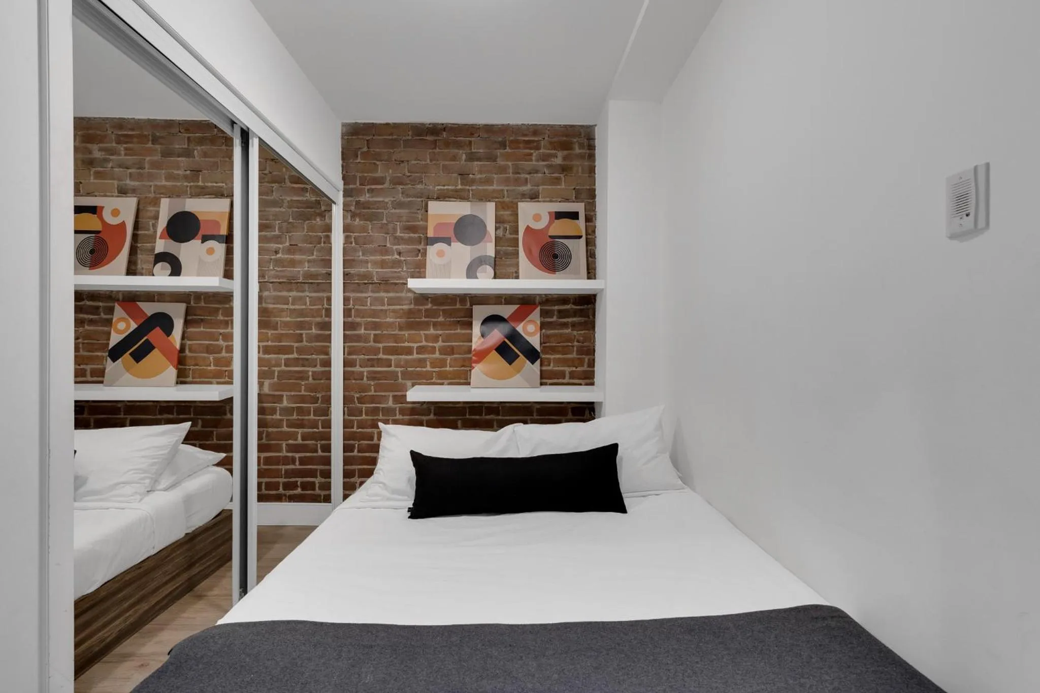 Bed in LiV MTL Downtown