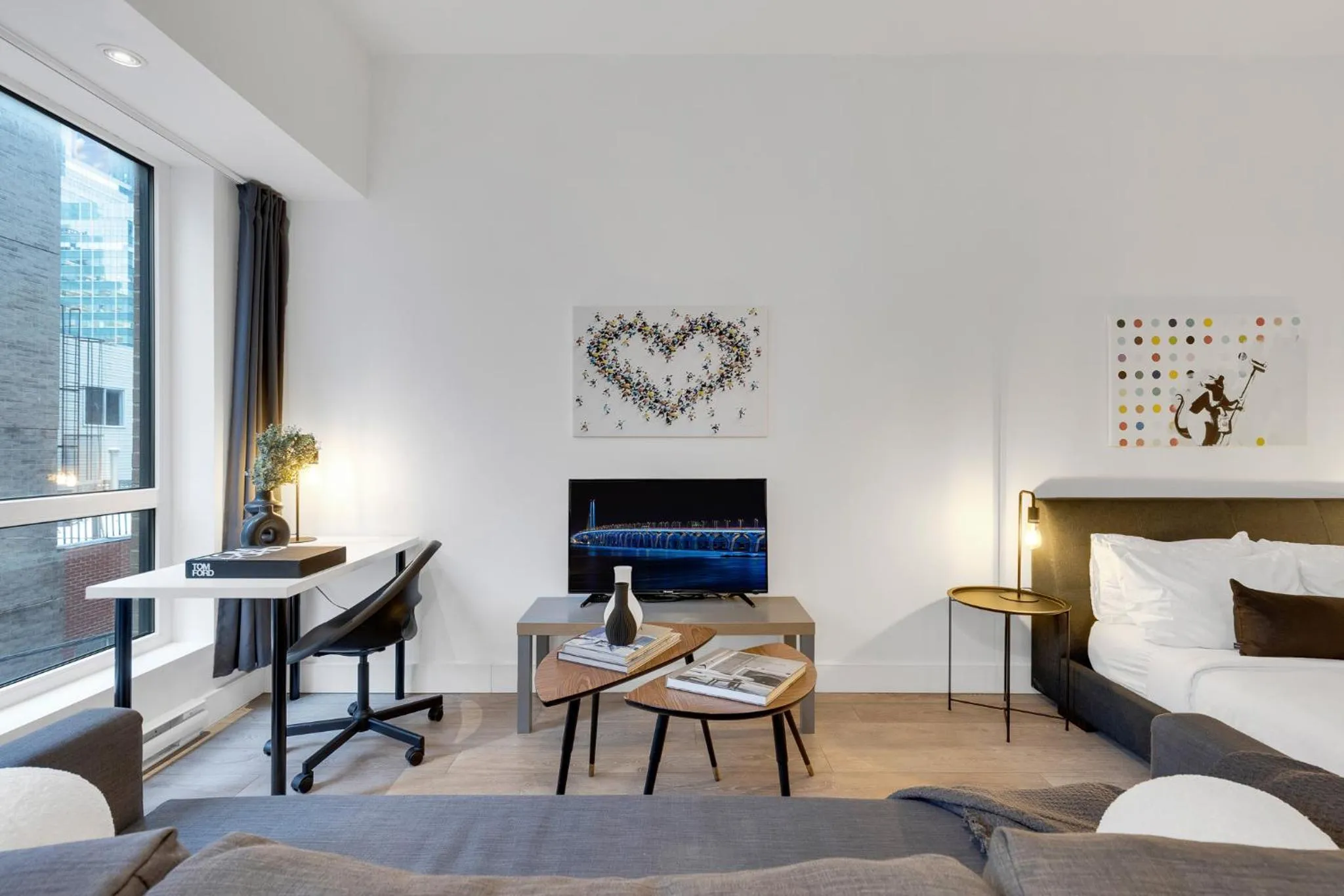 Bed in LiV MTL Downtown