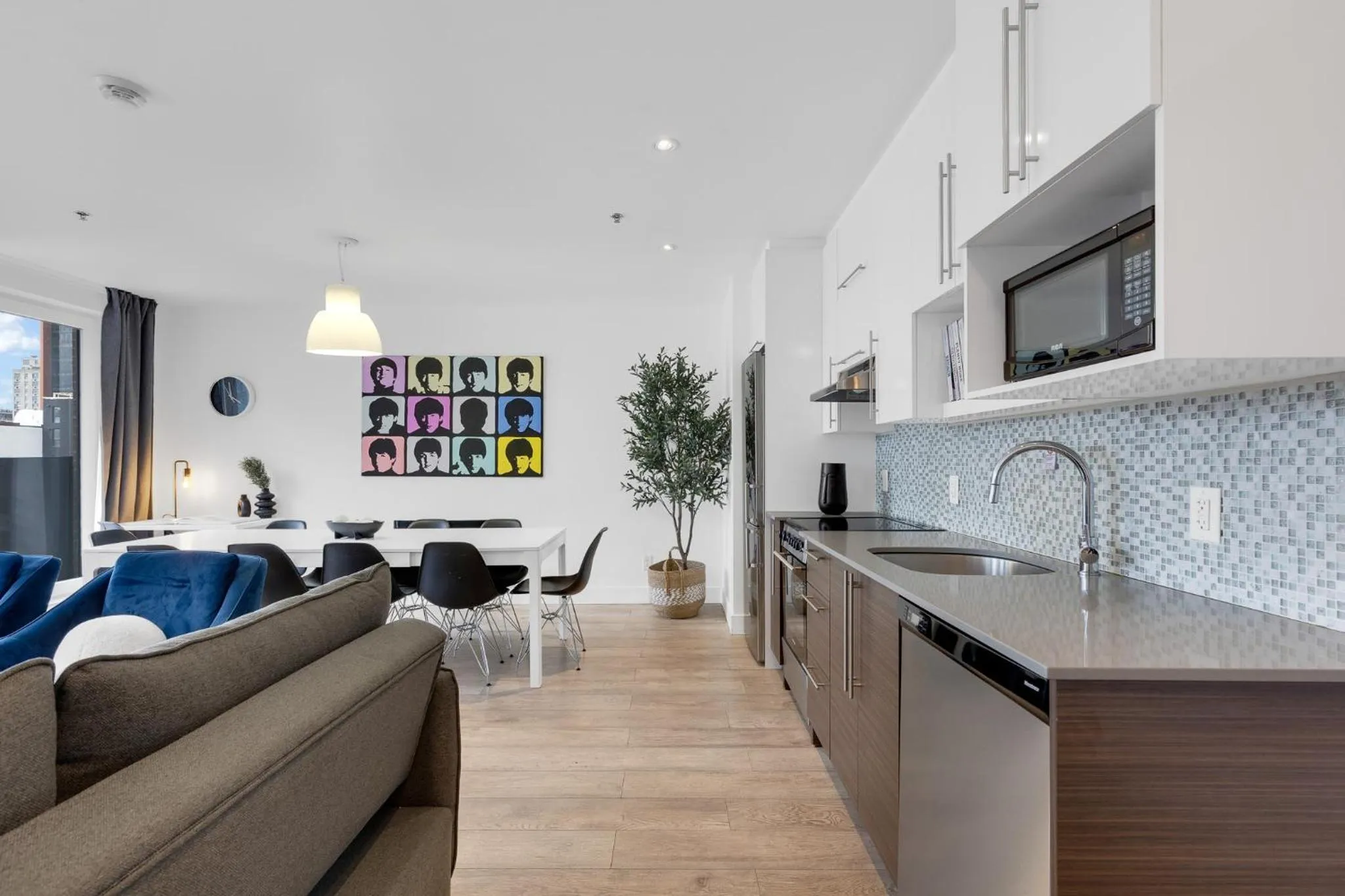 Coffee/tea facilities in LiV MTL Downtown