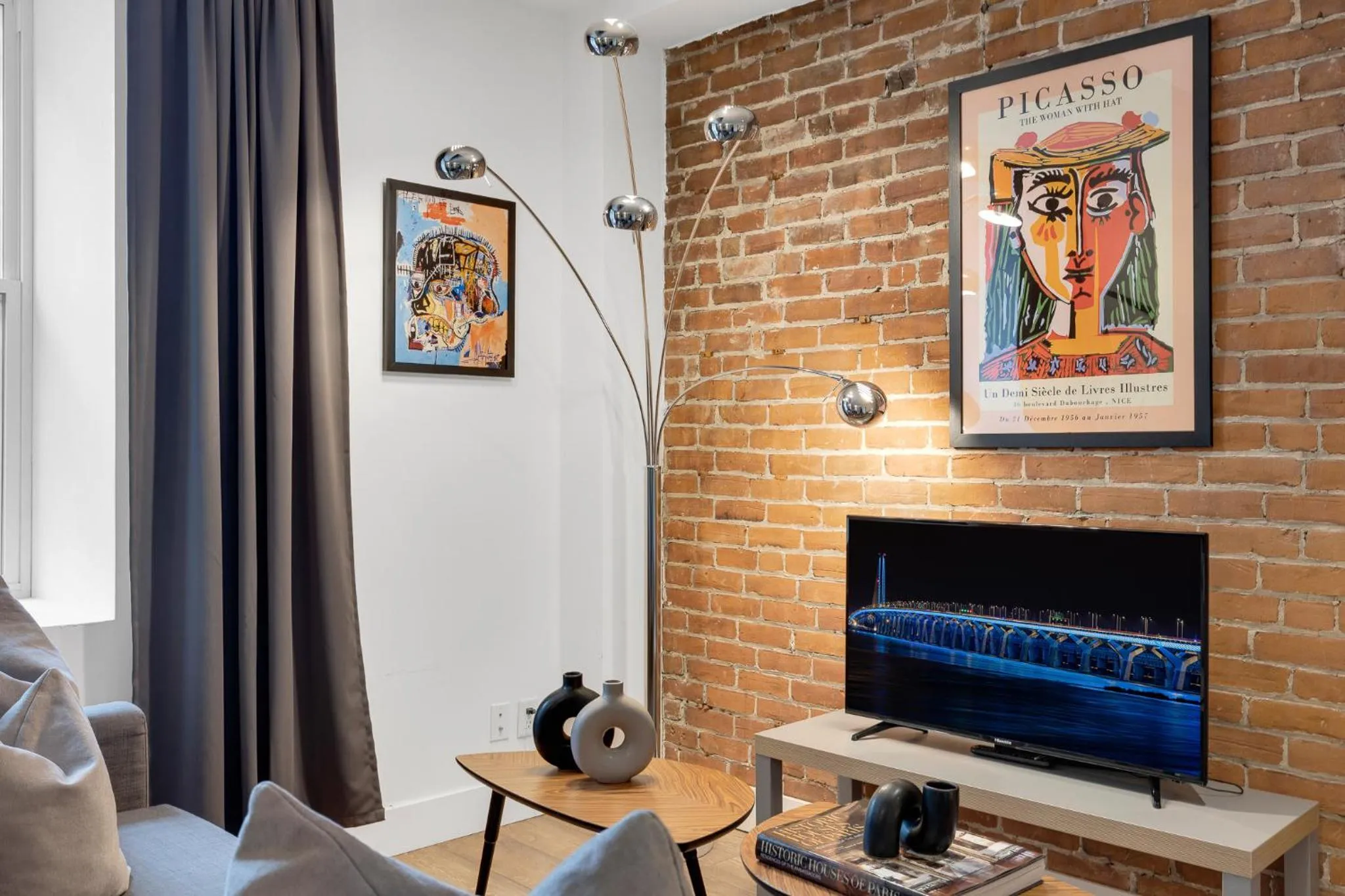 TV and multimedia in LiV MTL Downtown