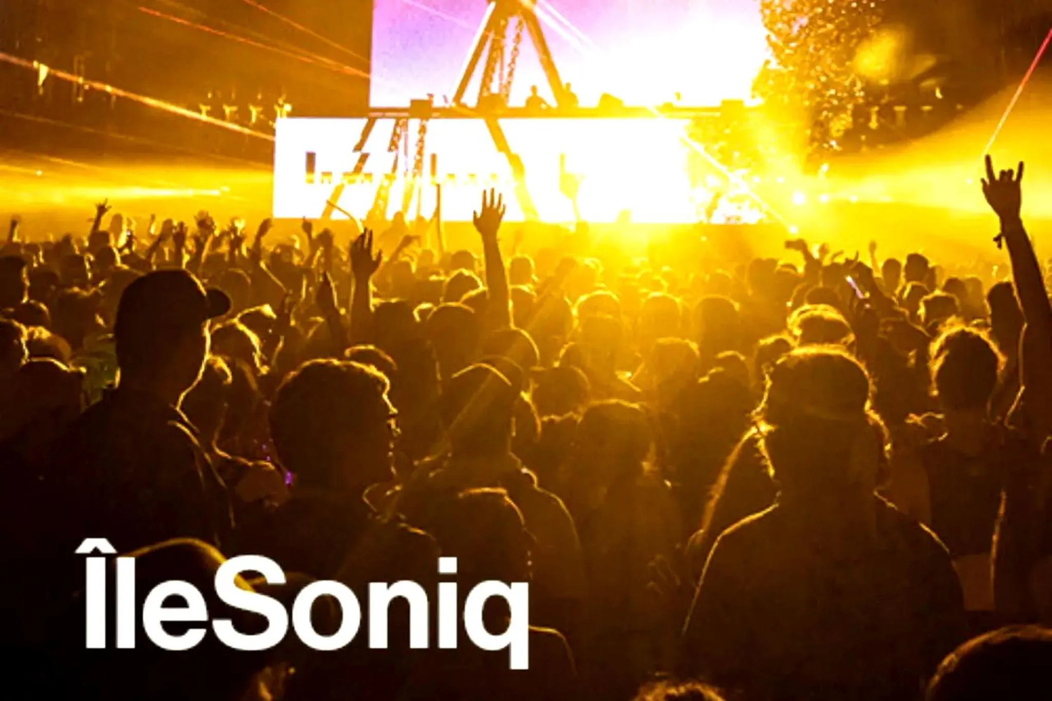 Evening entertainment in LiV MTL Downtown