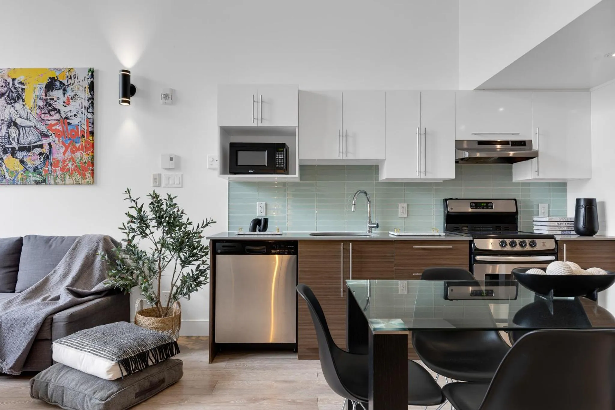 TV and multimedia in LiV MTL Downtown