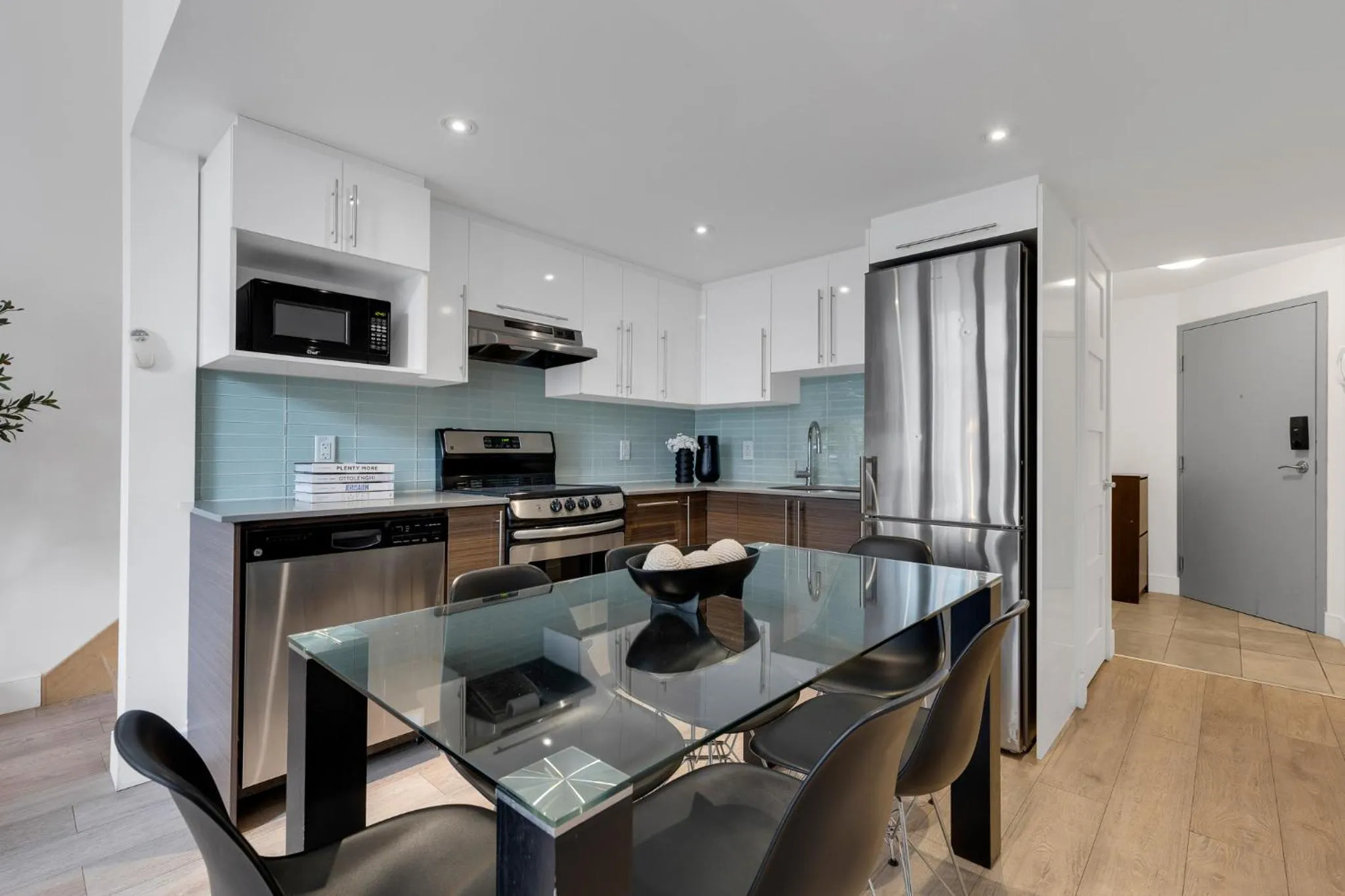 Coffee/tea facilities in LiV MTL Downtown