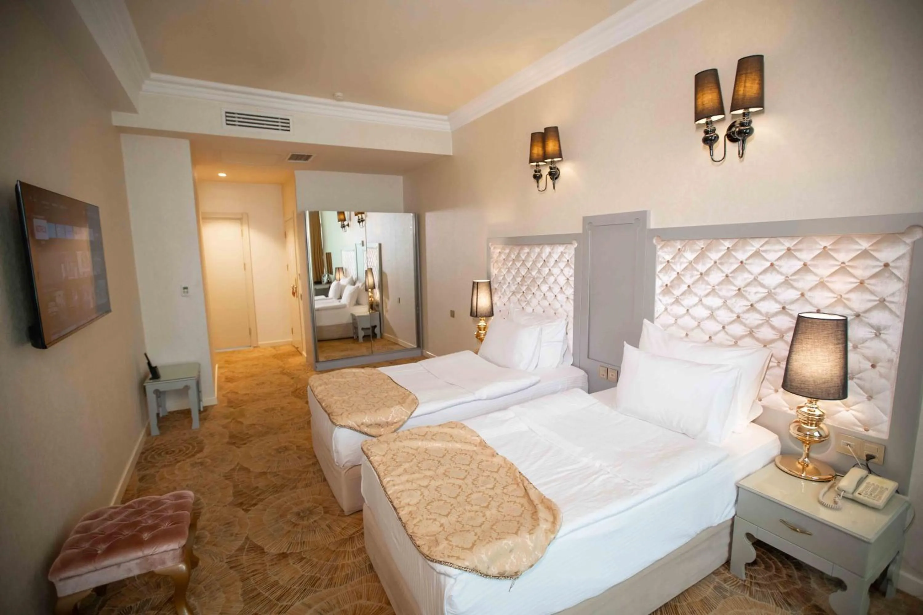 Bed in Teatro Boutique Hotel